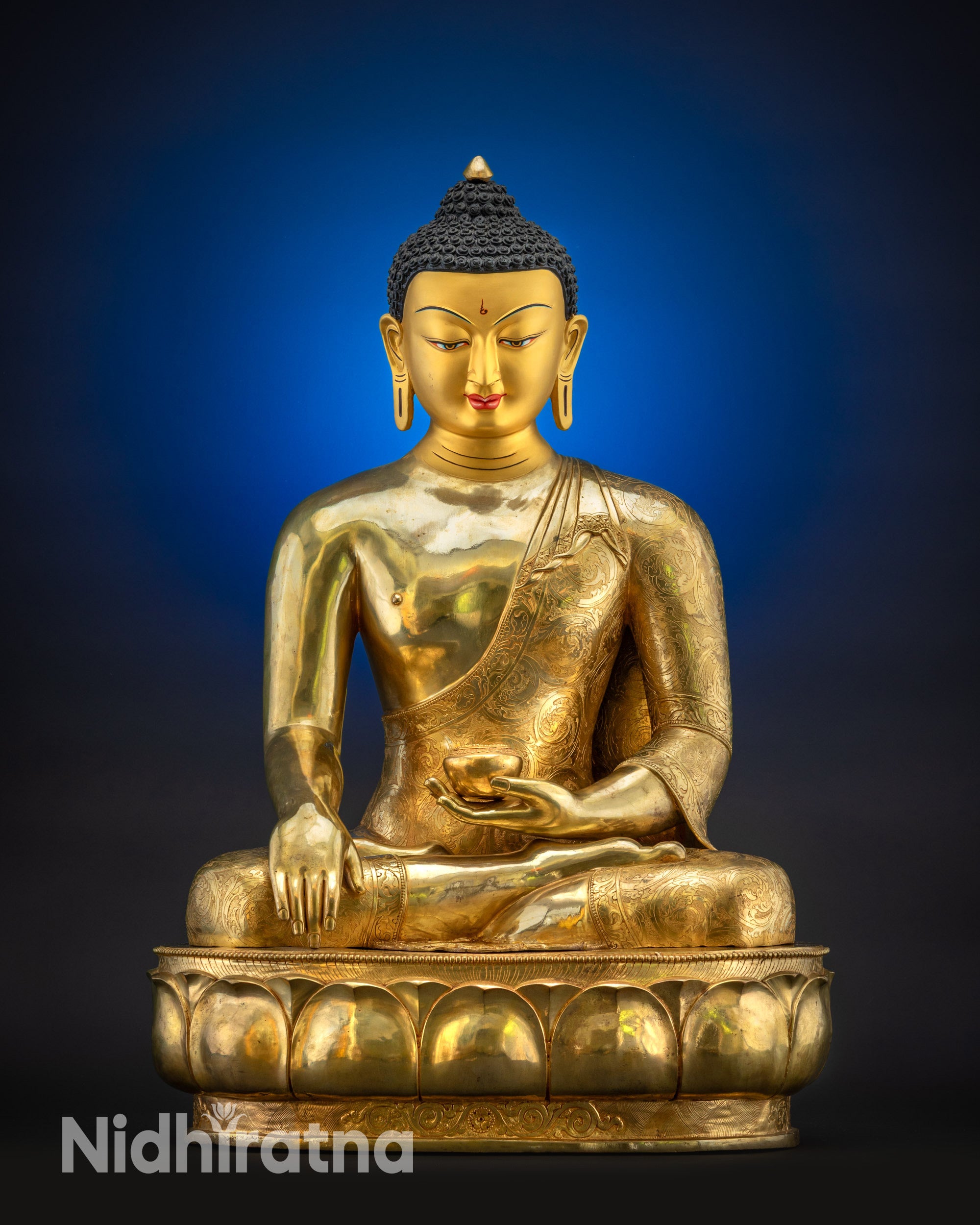 Full view Historical Shakyamuni Buddha statue gold fire gilded Buddhist sculpture