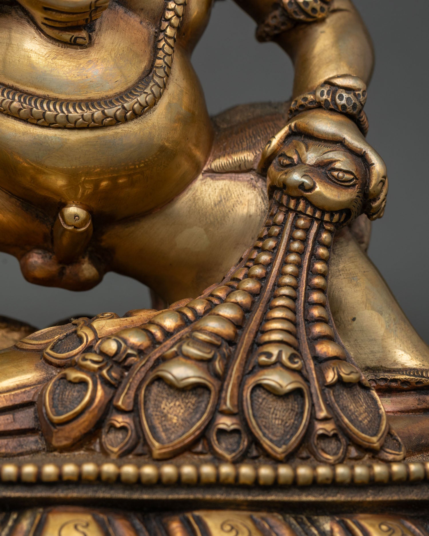 Black Dzambhala Statue