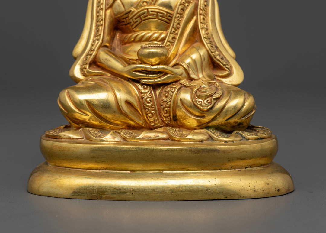 Gampopa Statue: Inspiring Buddhist Artwork for Meditation