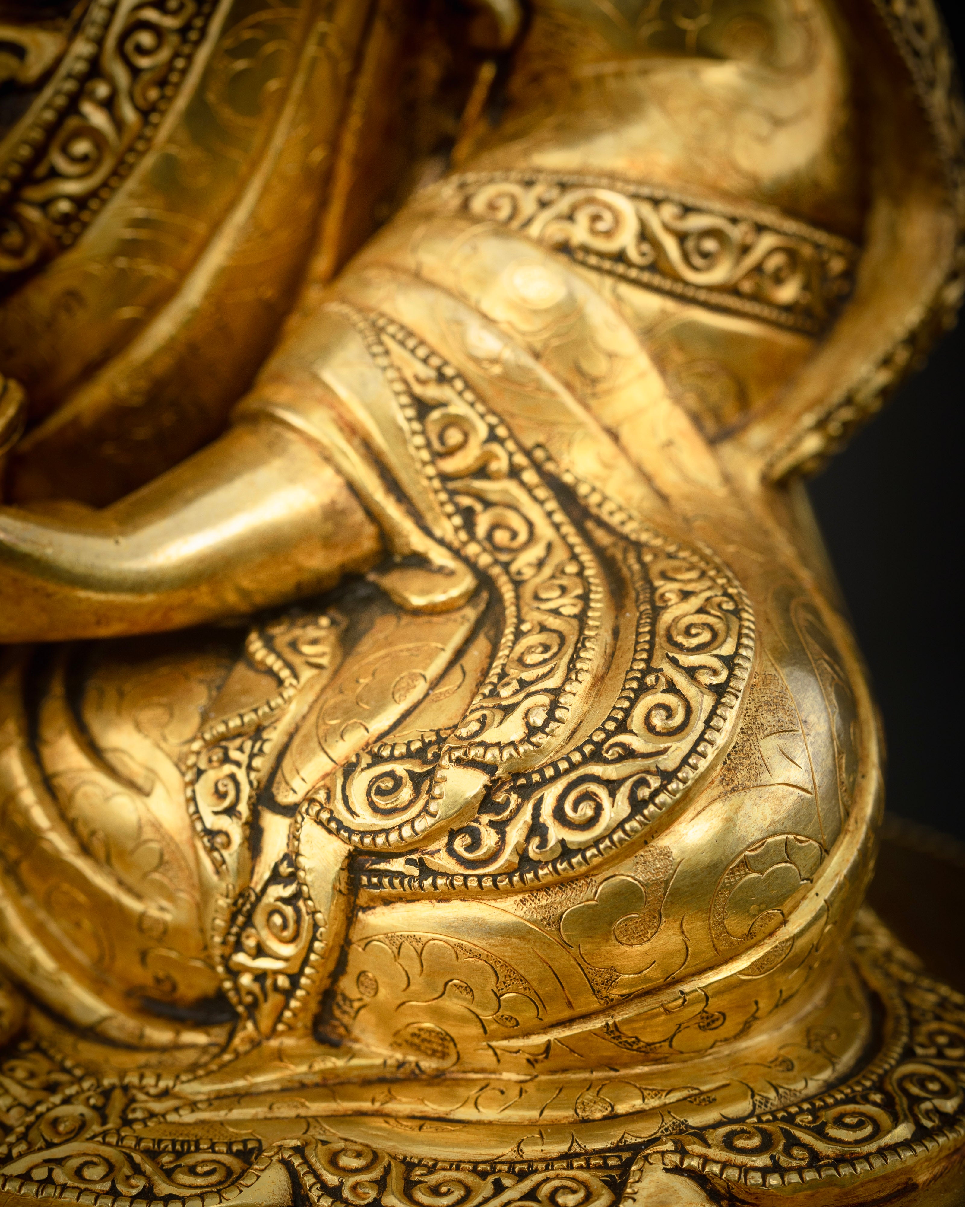 Guru Rinpoche Statue: Handcrafted Himalayan Sculpture