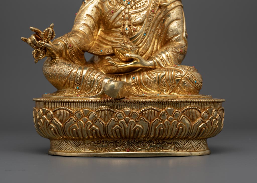 Guru Rinpoche with Yeshe Tsogyal and Mandarava Statue