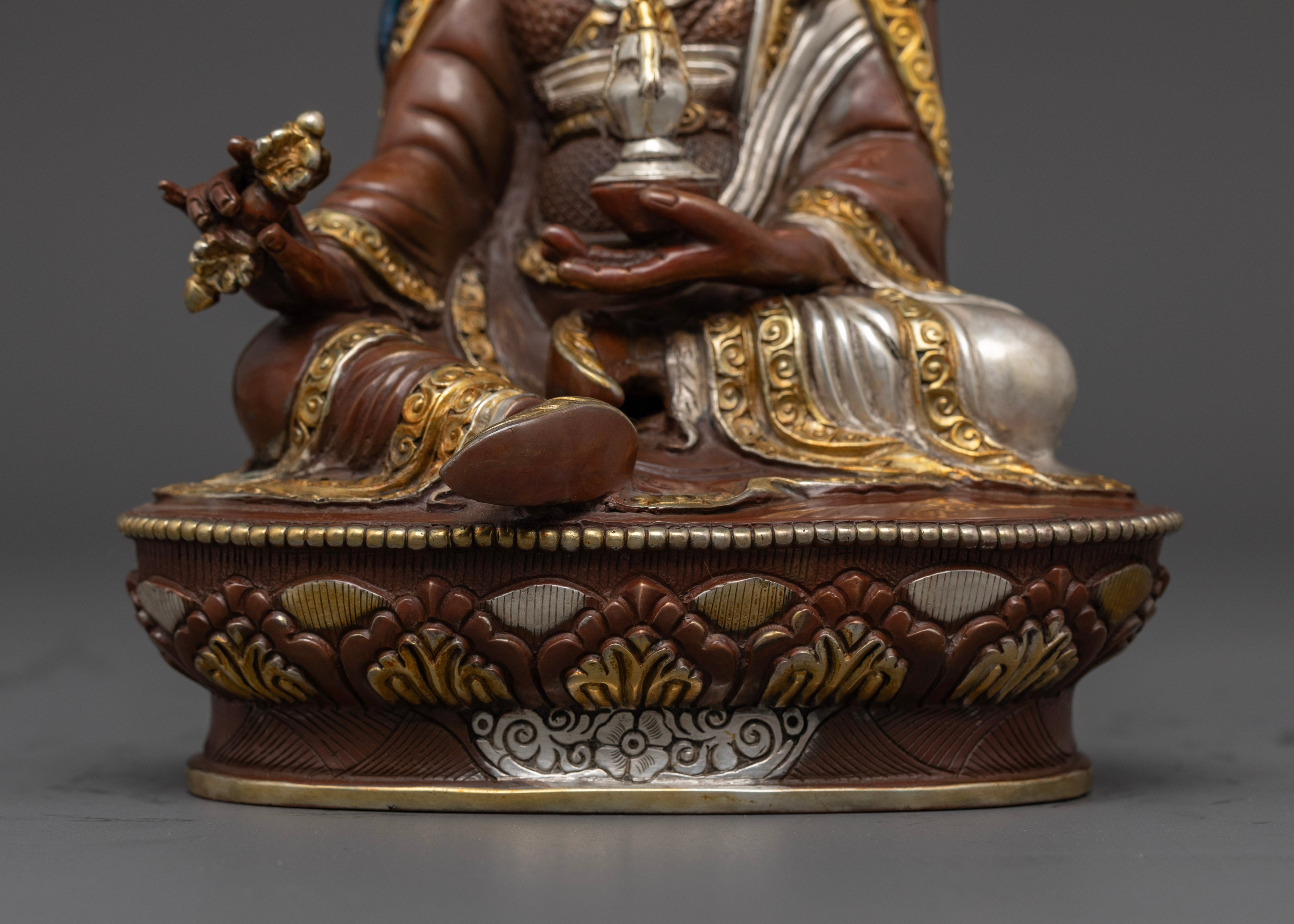 Guru Rinpoche Statue for Spiritual Growth