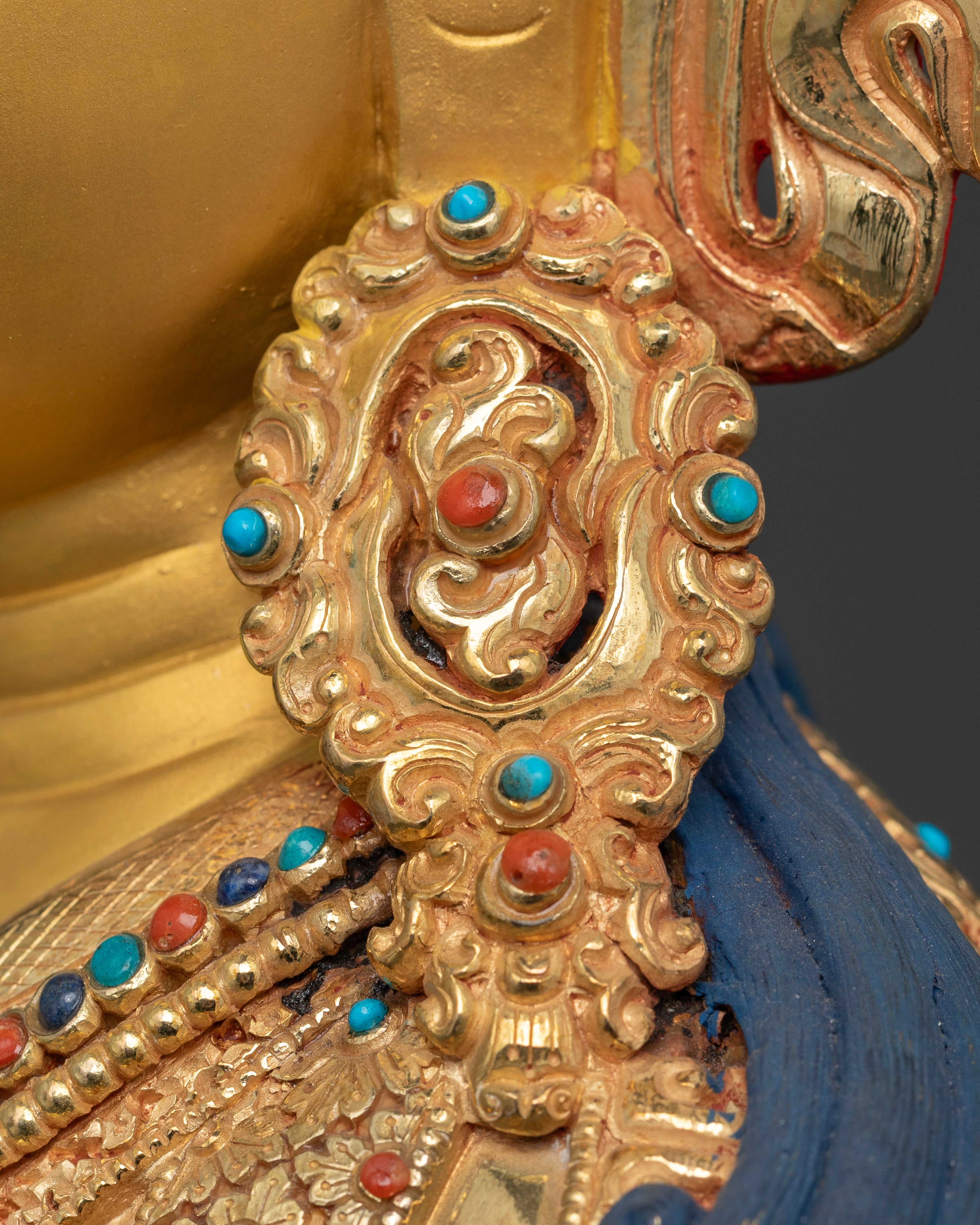 Guru Rinpoche Statue: A Sacred Representation of Tibetan Wisdom