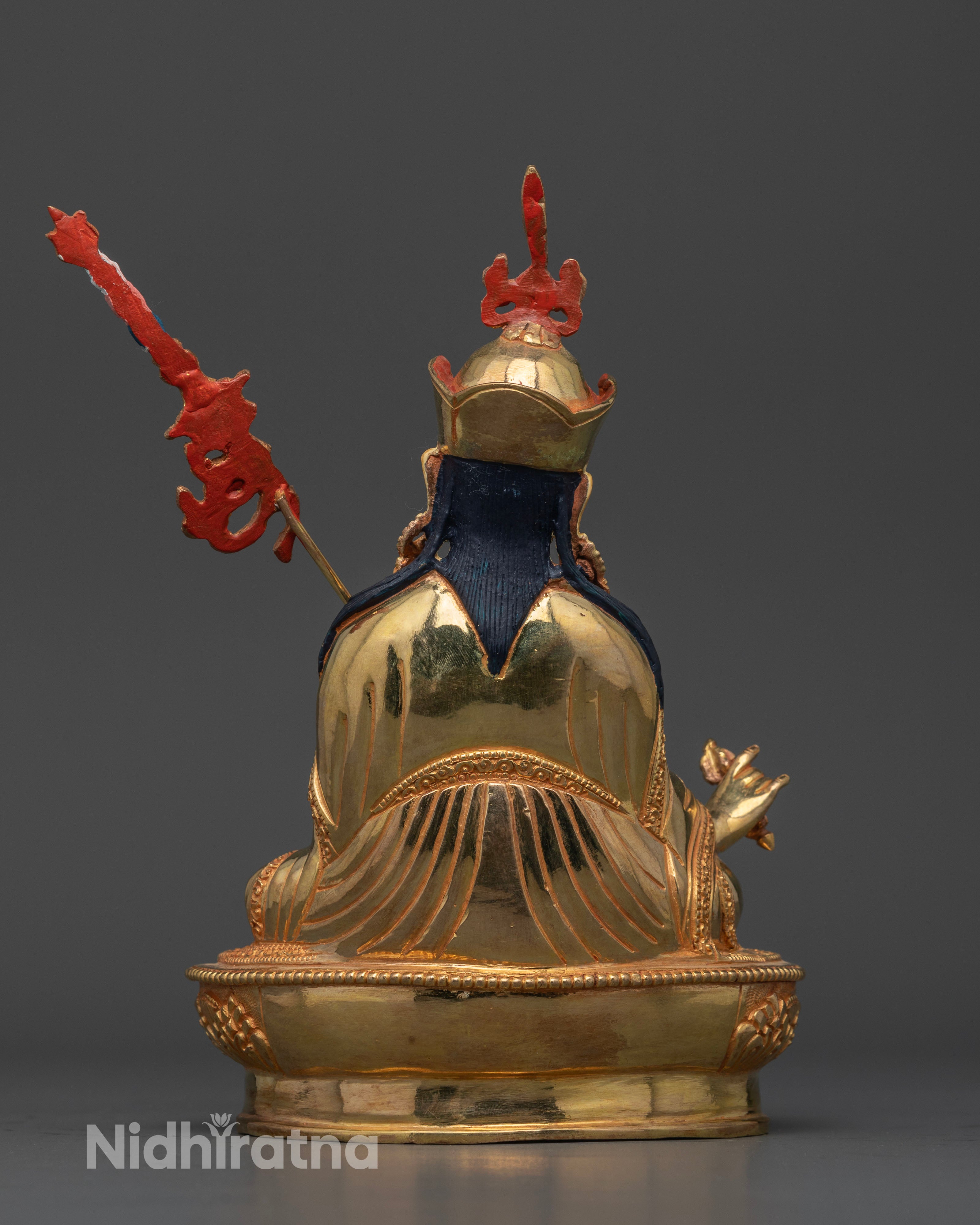 Guru: The Spiritual Teacher of Peace and Transformation