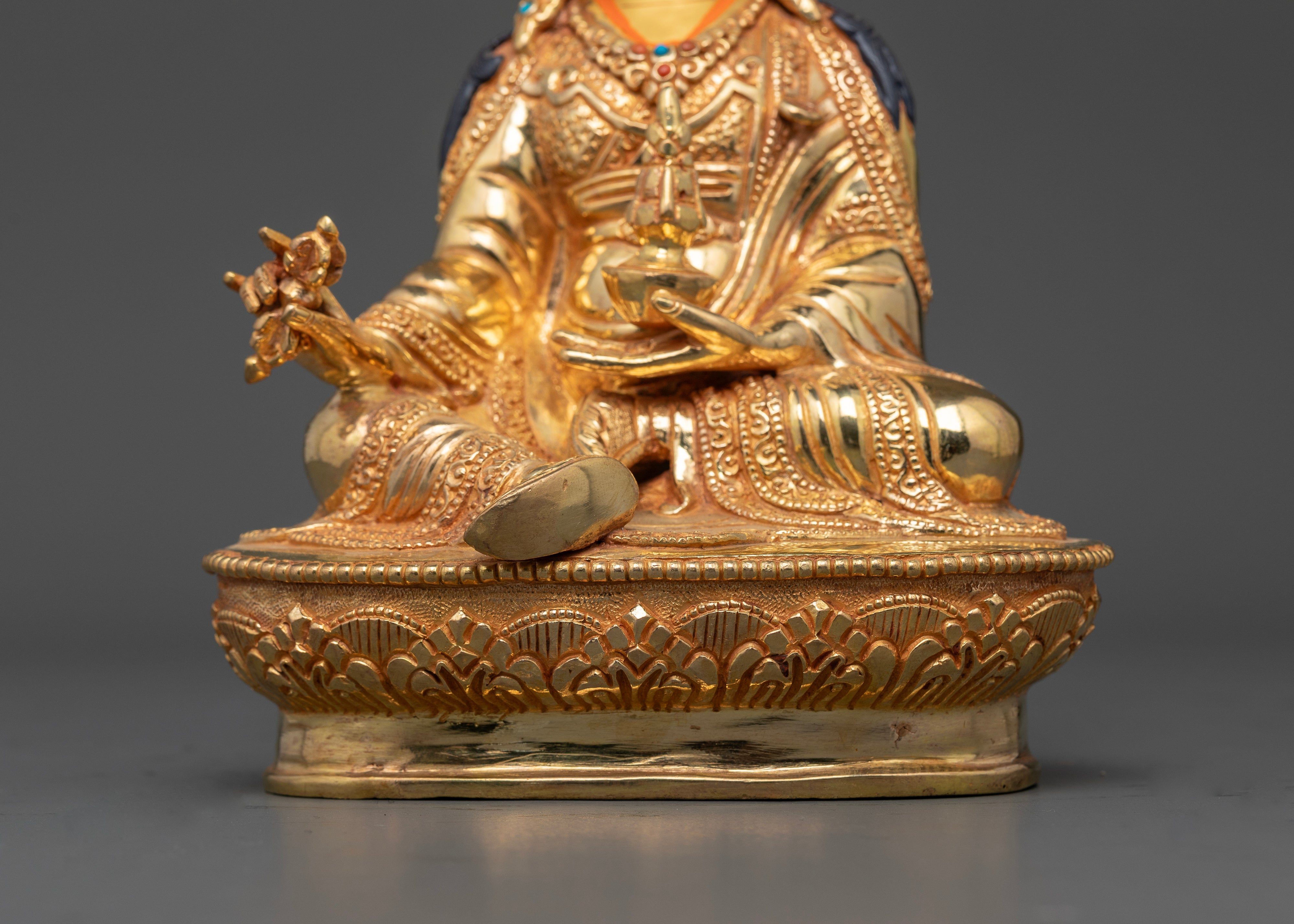 Guru: The Spiritual Teacher of Peace and Transformation