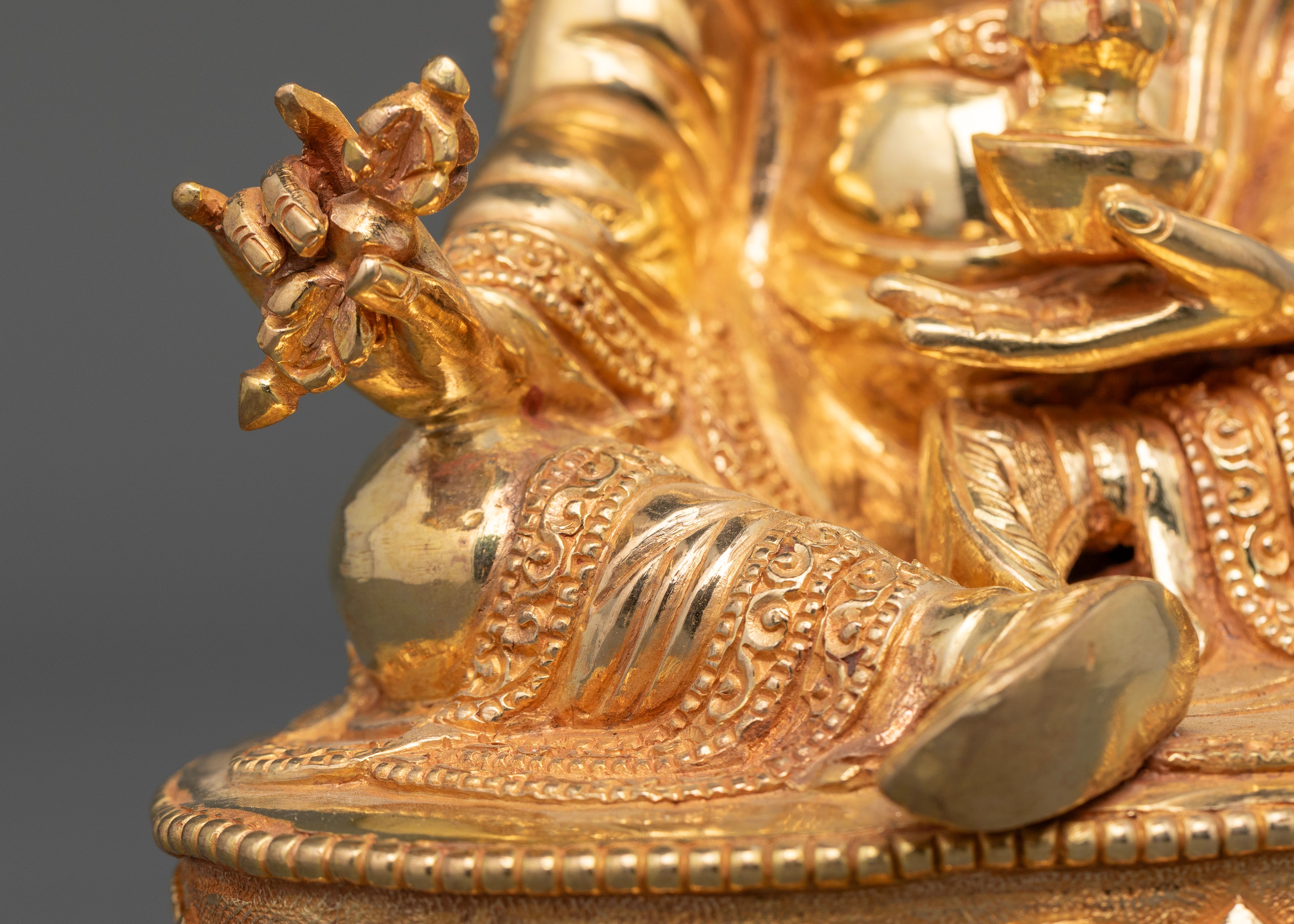 Guru: The Spiritual Teacher of Peace and Transformation