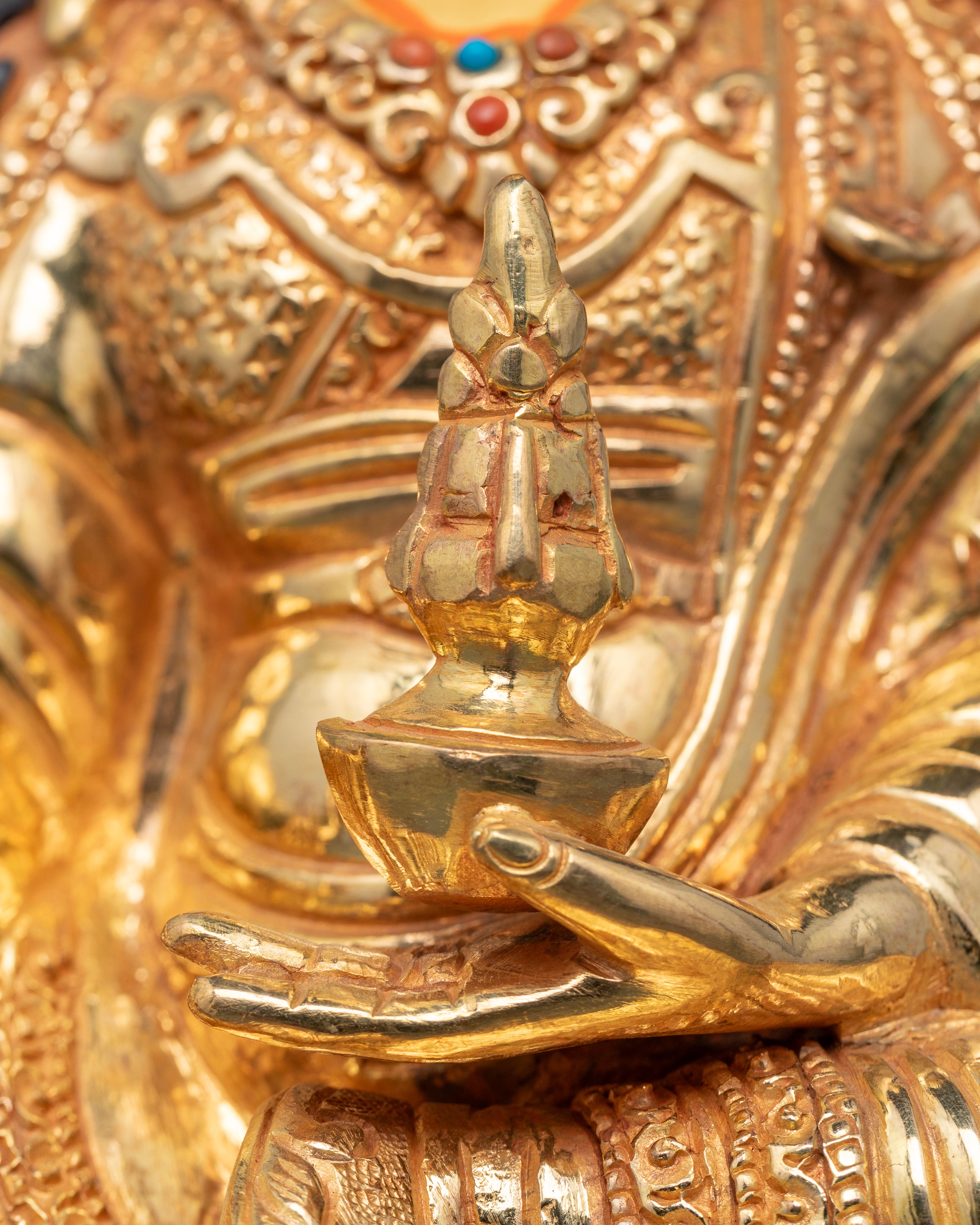 Guru: The Spiritual Teacher of Peace and Transformation