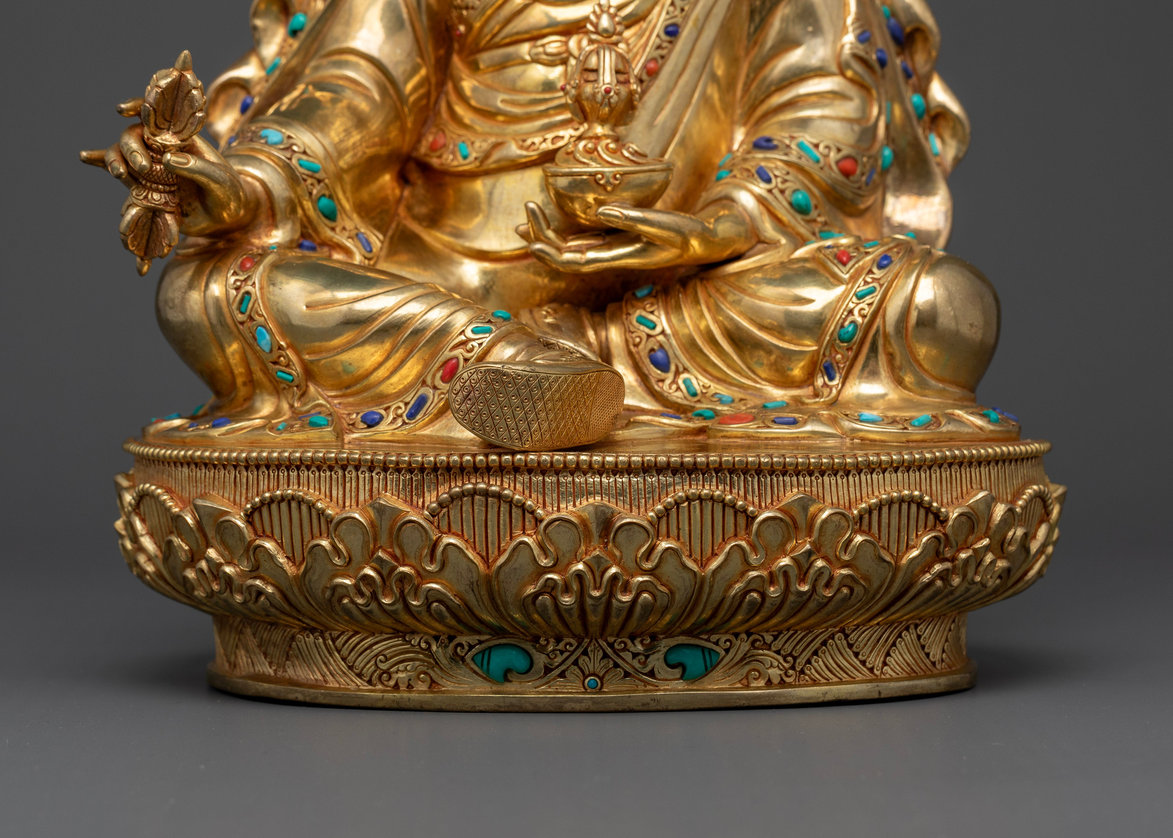 Guru Rinpoche Statue: Symbol of Compassion and Enlightenment