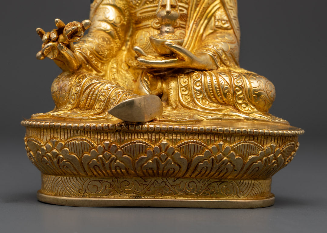 Guru Rinpoche Statue | A Sacred Representation of Tibetan Buddhism
