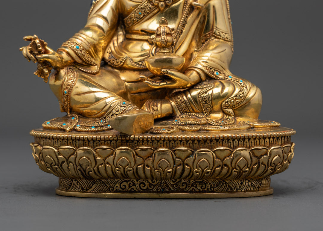 Guru Pema Jungne Padmasambhava Statue