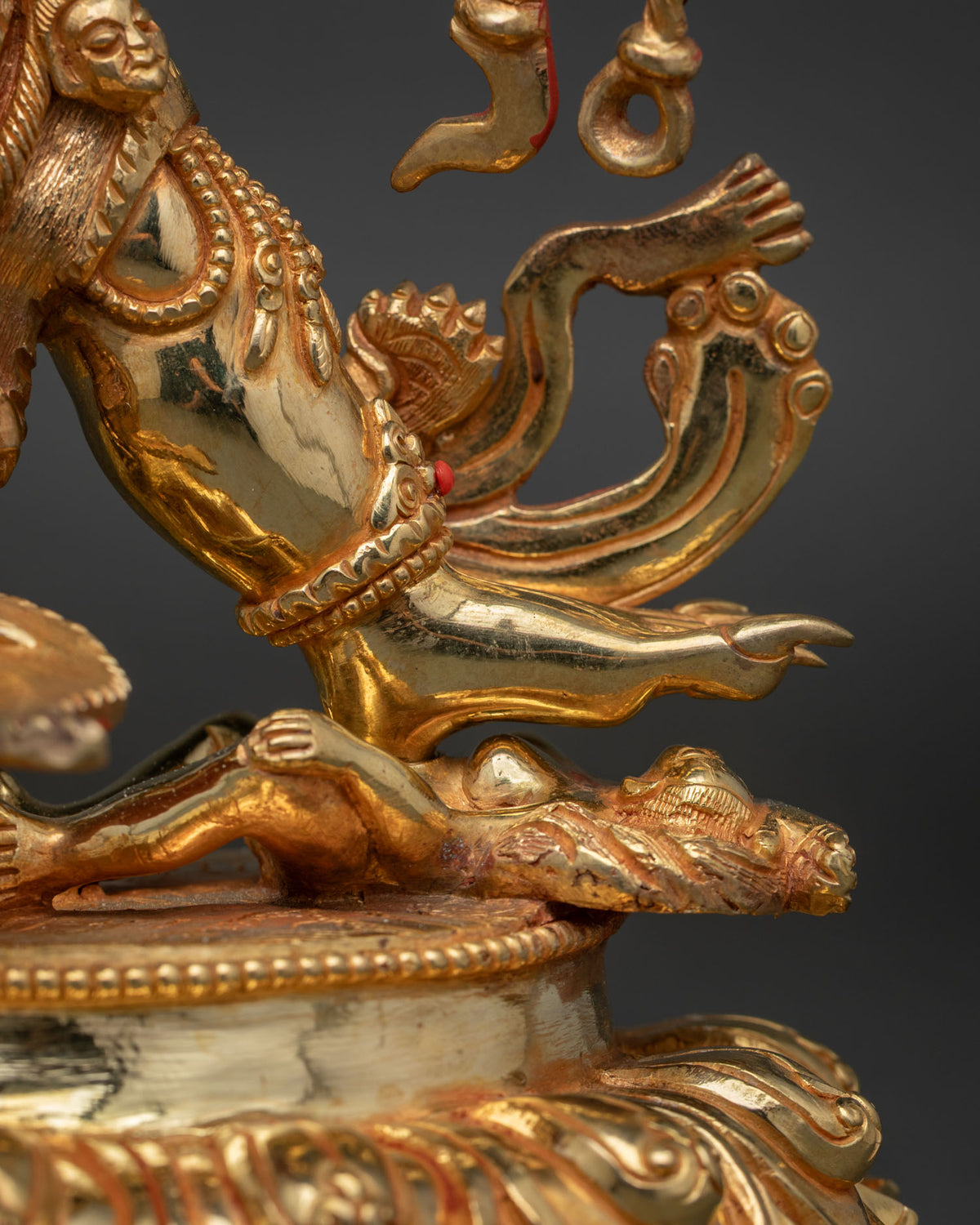 Hayagriba Statue