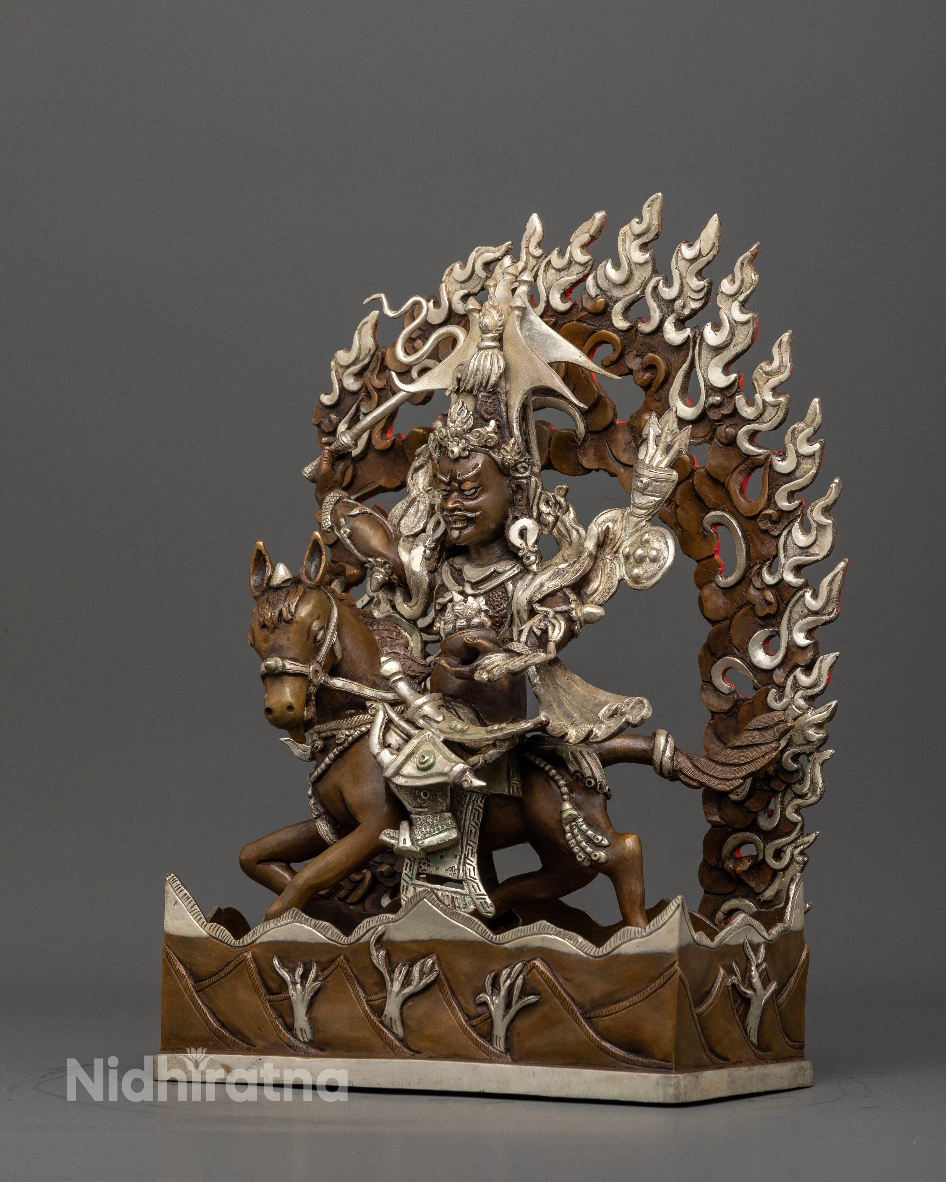 Authentic Oxidized King Gesar Statue – A Symbol of Valor