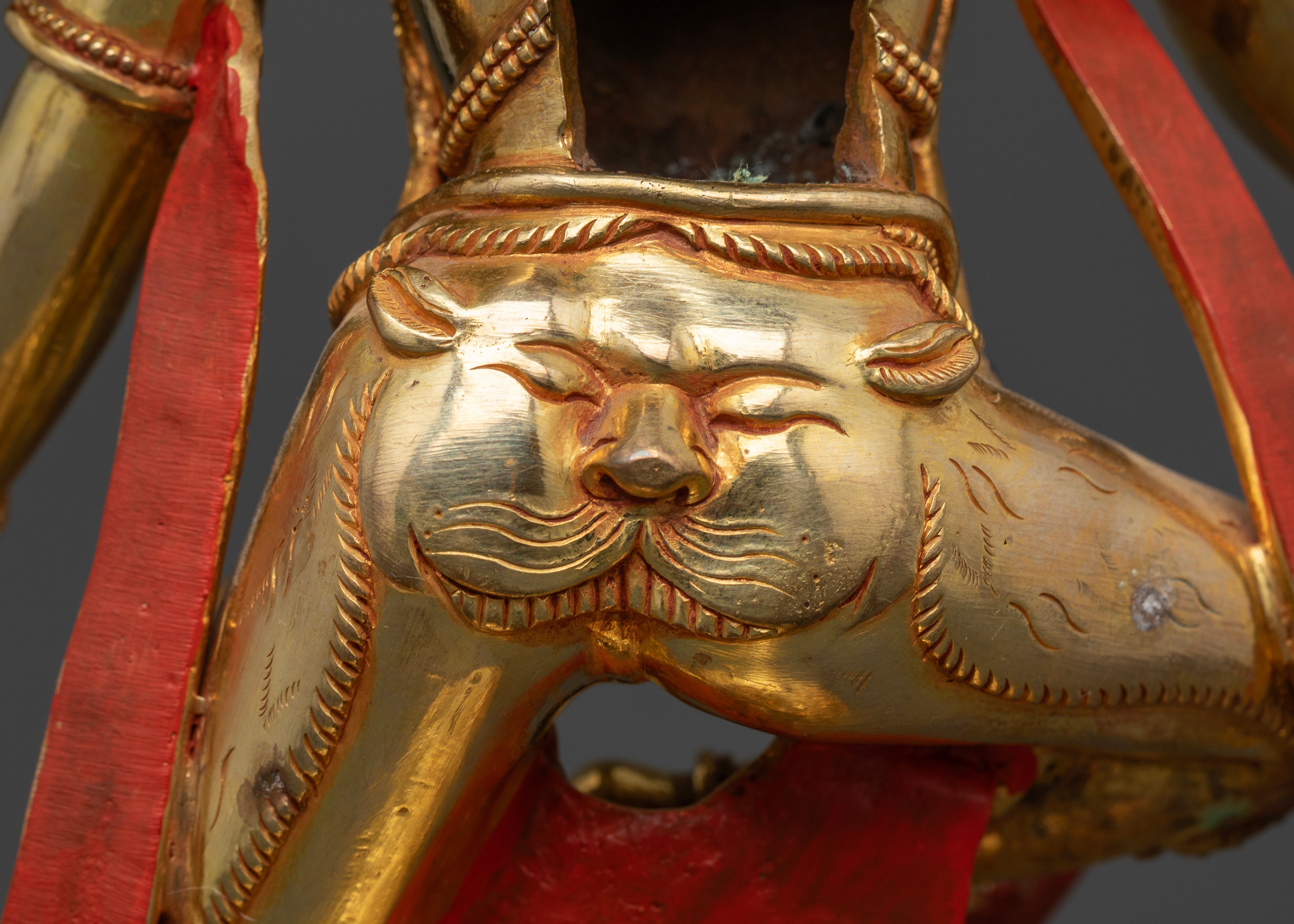 The Graceful Kurkulla: Balancing Strength and Serenity