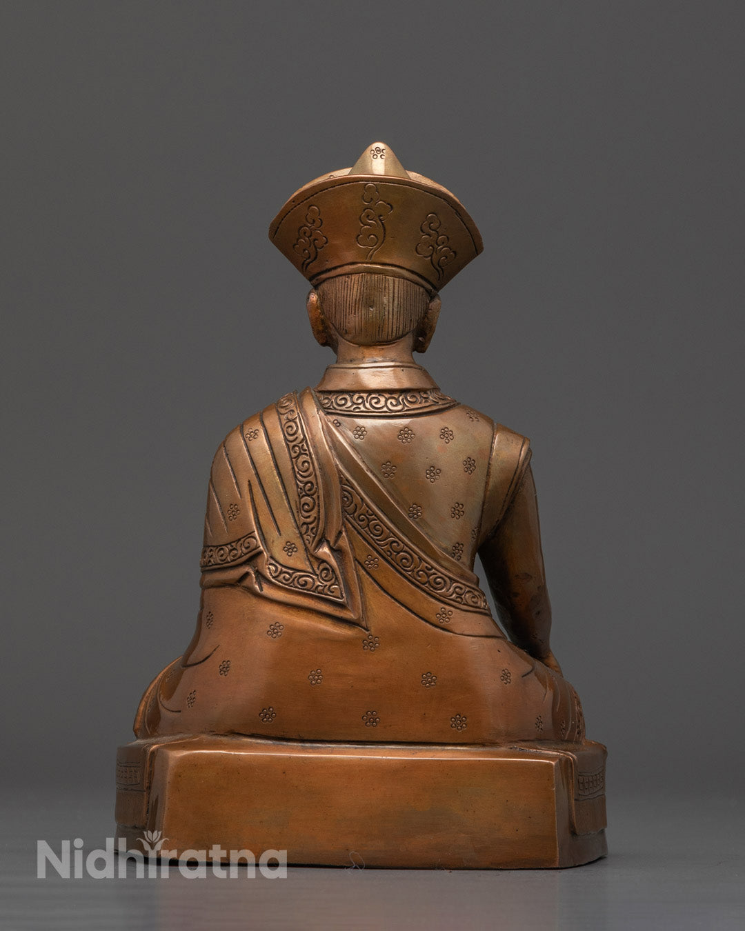 The First Drukpa Choegon Rinpoche Statue | Great Master