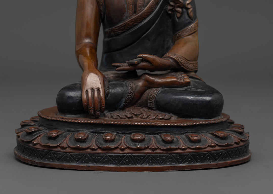 Karmapa Statue: Tibetan Buddhist Art