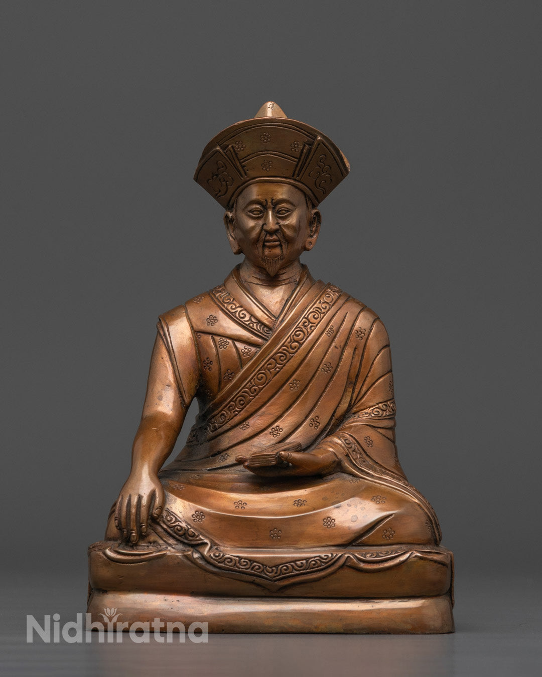 The First Drukpa Choegon Rinpoche Statue | Great Master