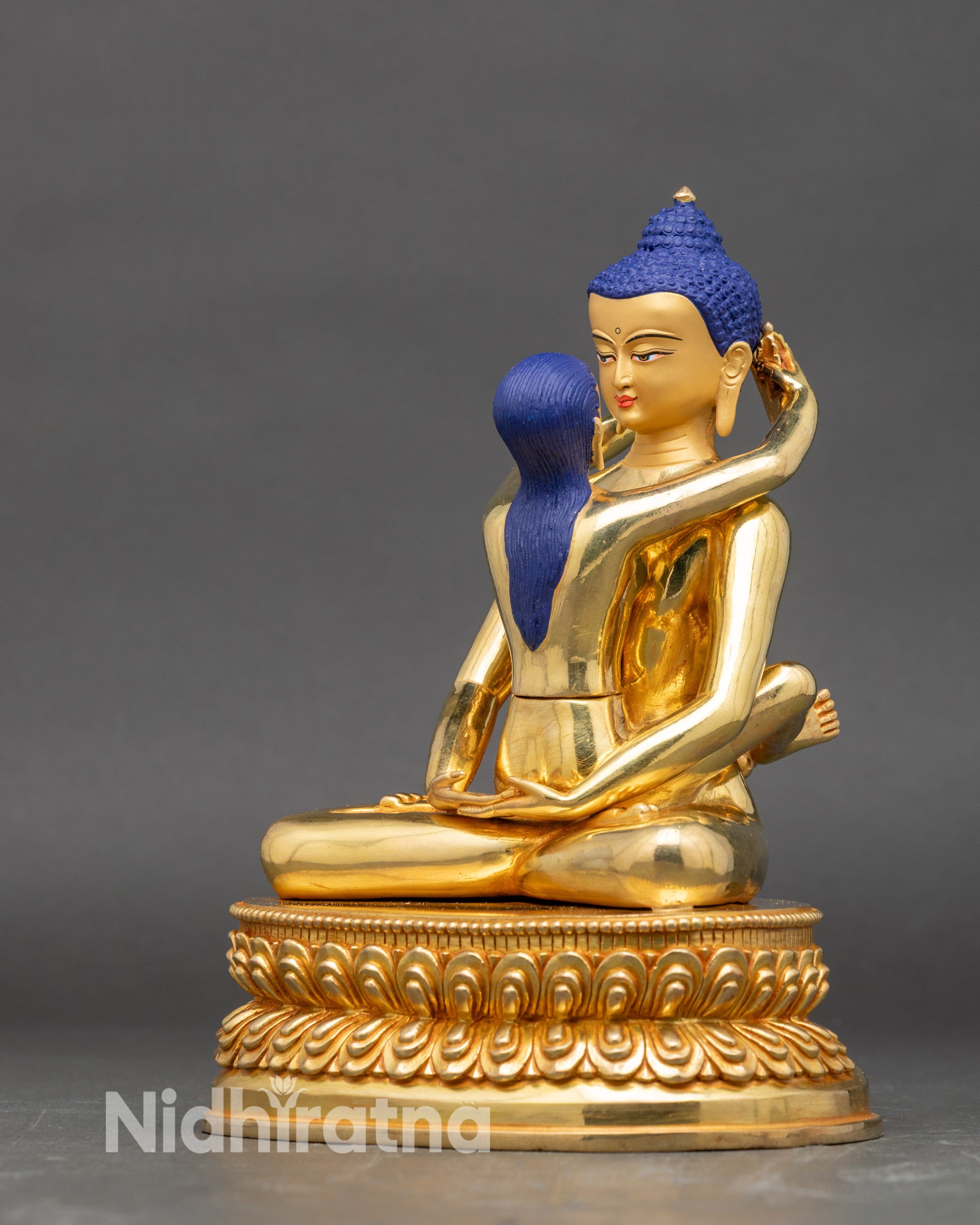 Left side profile of Samantabhadra meditation statue, copper sculpture