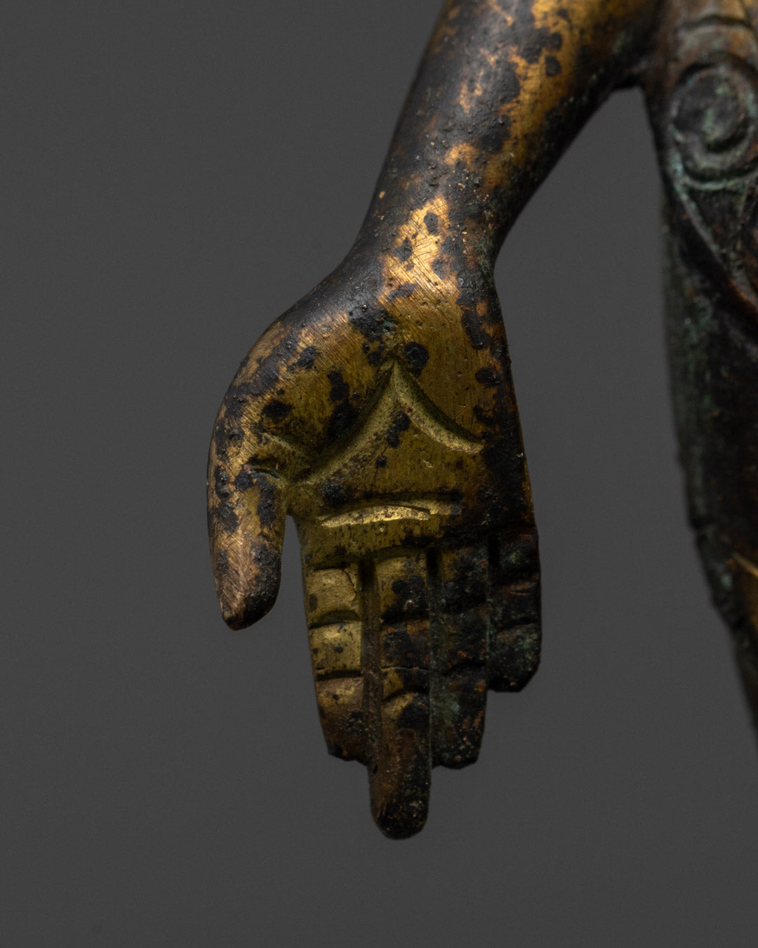 Sacred Lokeshvara Statue | Chenrezig Radiating Compassion