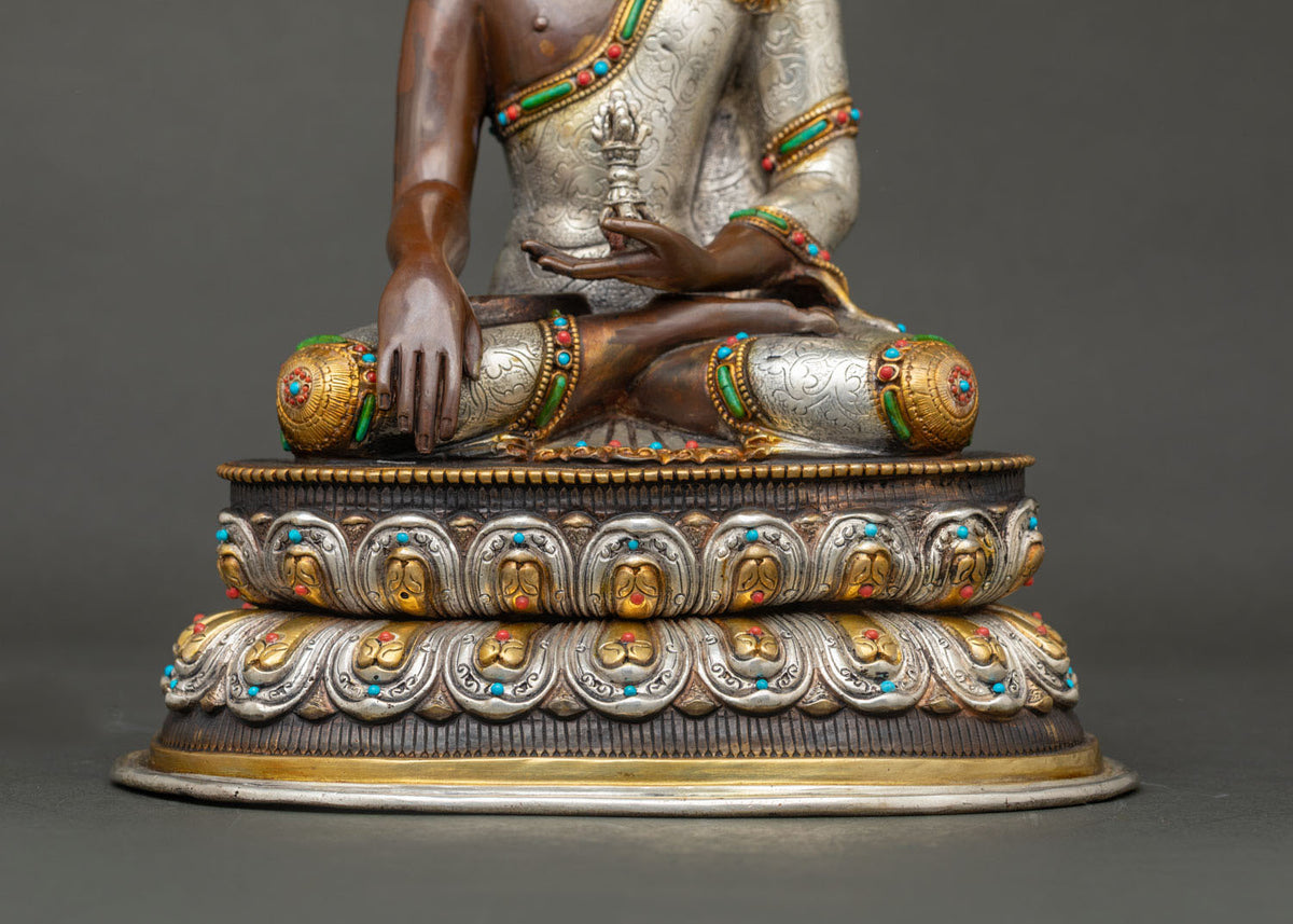 Mitrugpa Statue