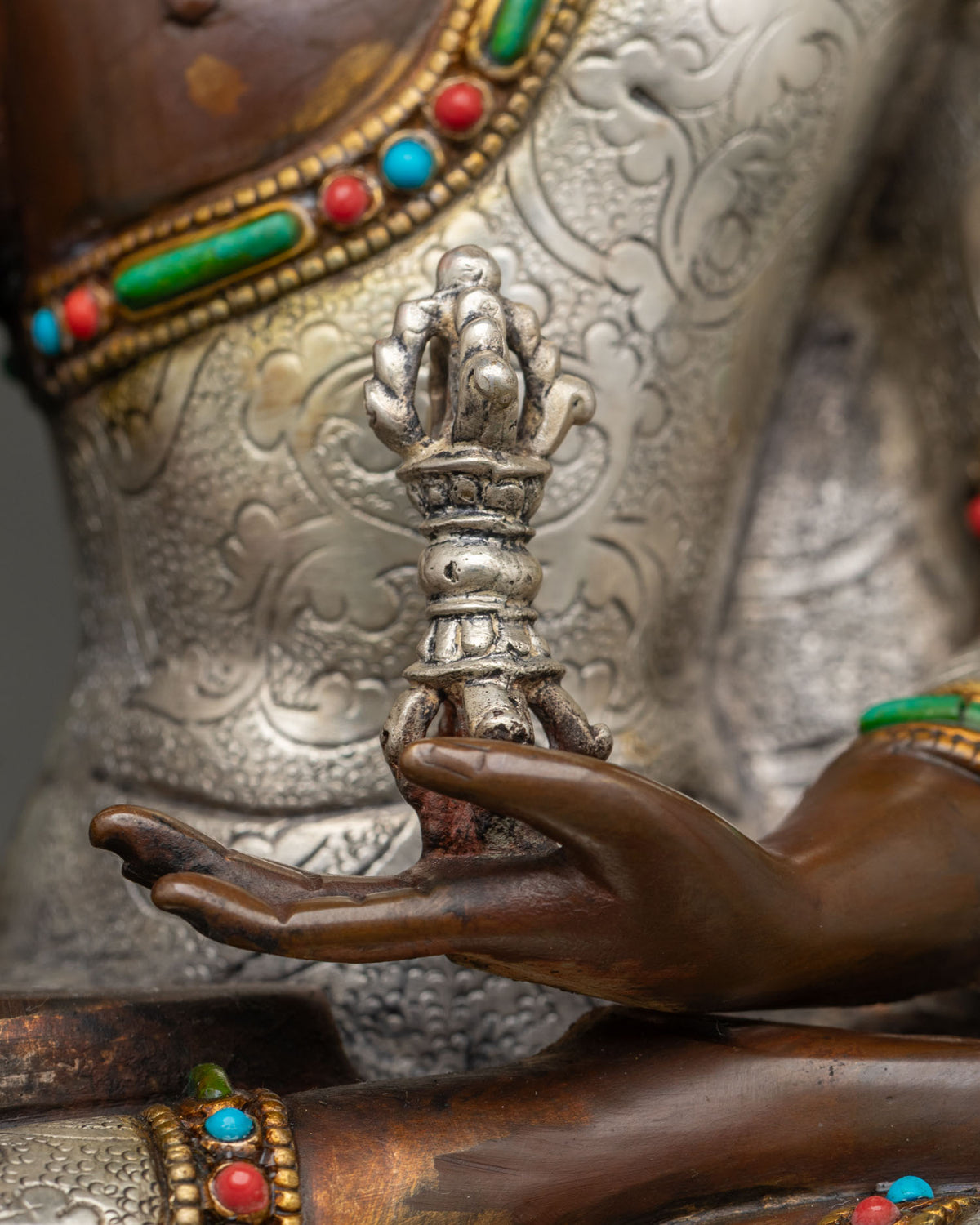 Mitrugpa Statue