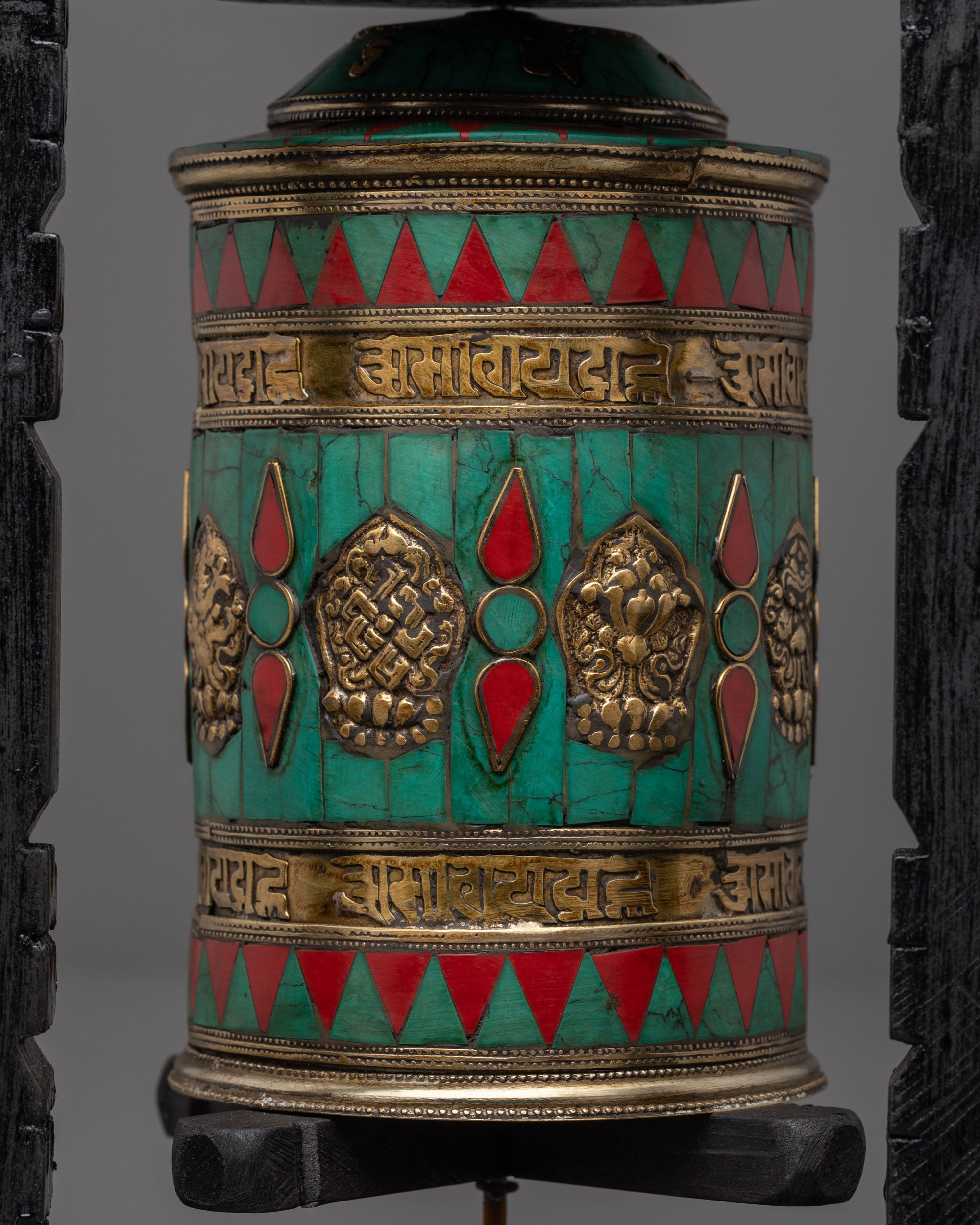 Auspicious Prayer Wheel | Himalayan Buddhist Ritual Wheel