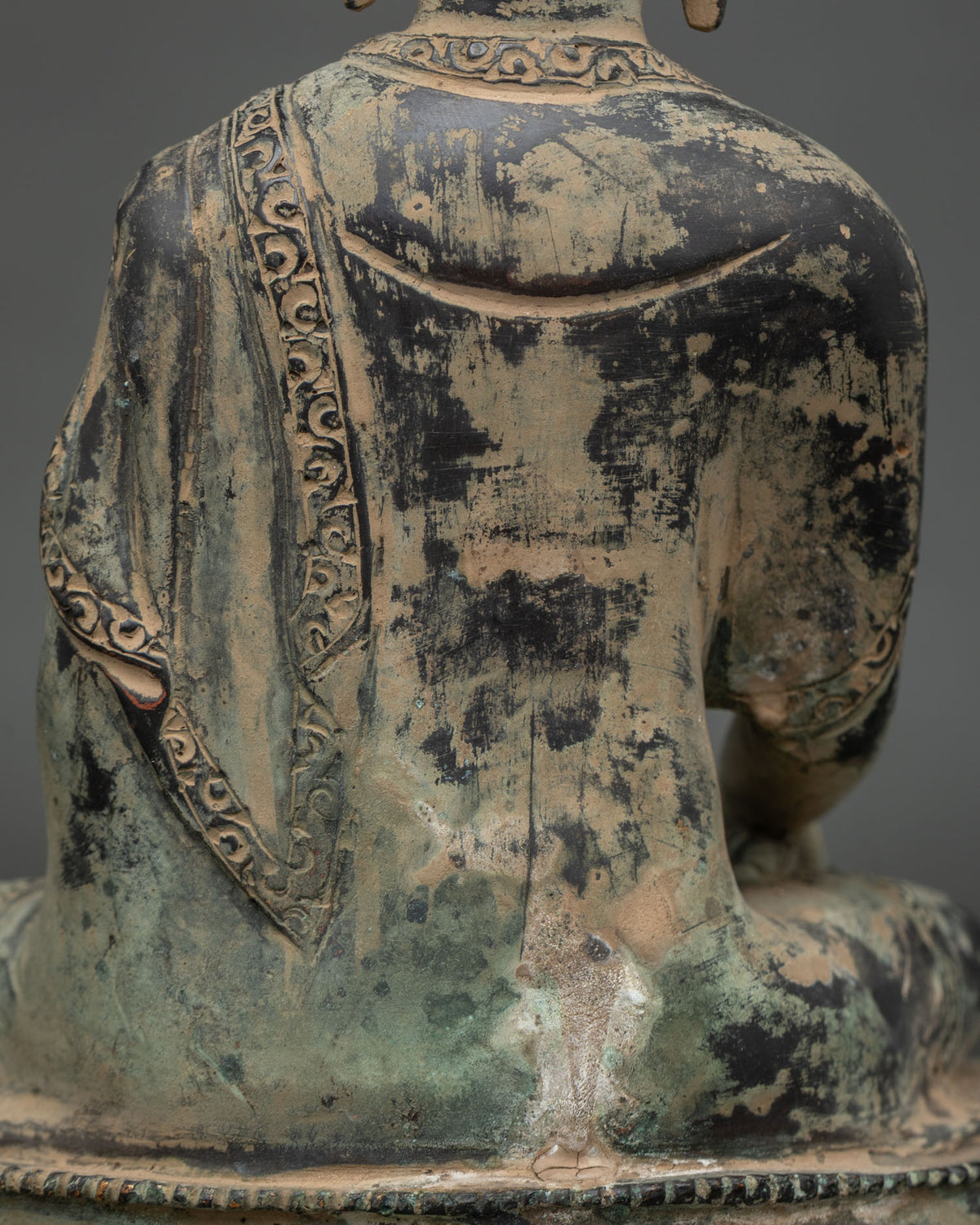 Shakyamuni Buddha Statue – Antique-Finish Oxidized Copper Figurine