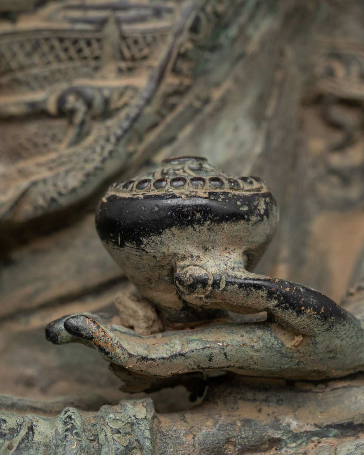 Shakyamuni Buddha Statue – Antique-Finish Oxidized Copper Figurine