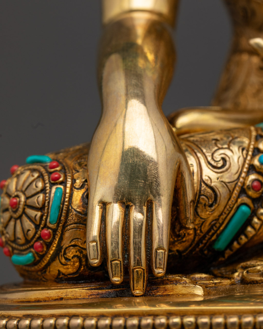 Traditional Hand-carved Shakyamuni Buddha Statue