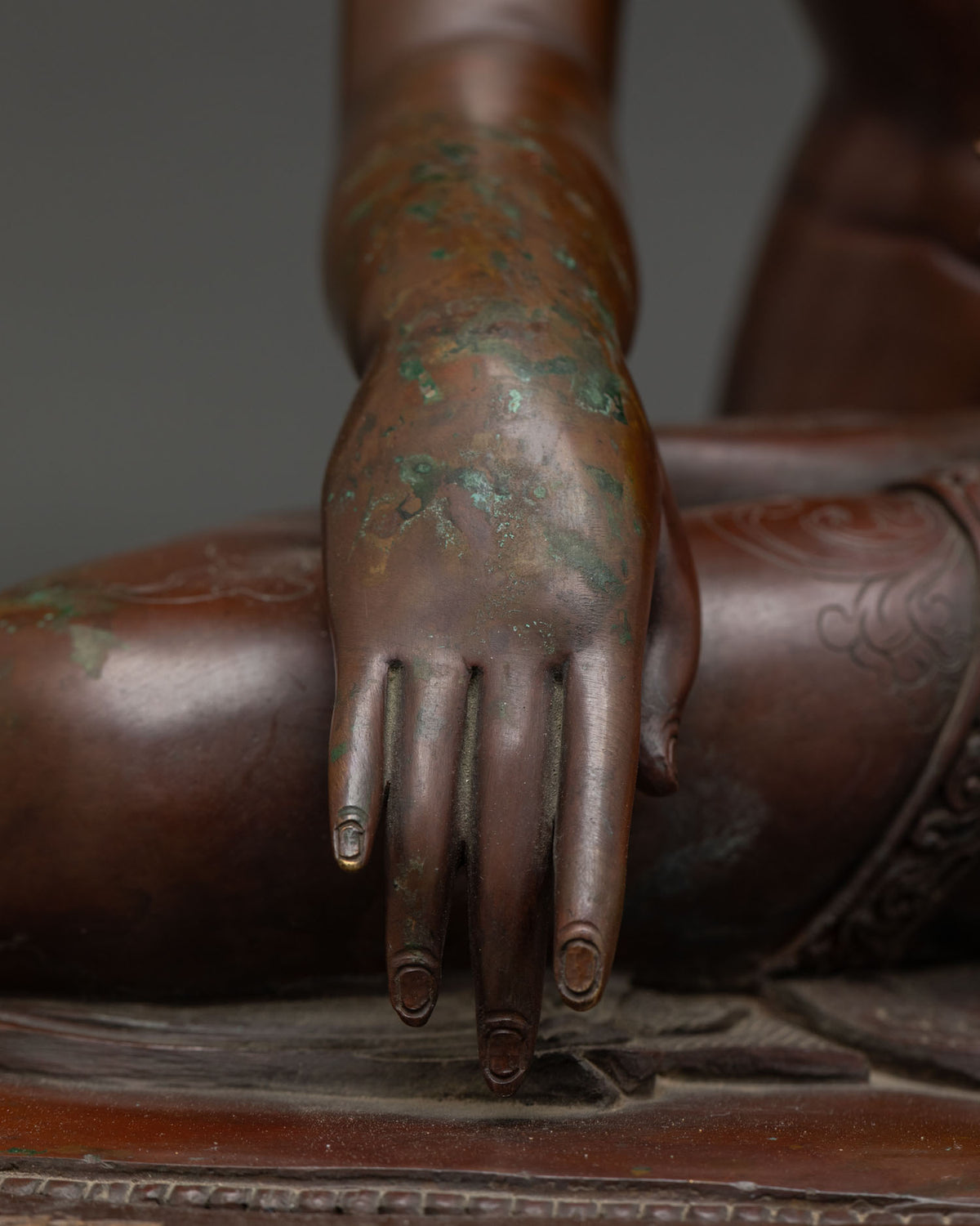 Brown Shakyamuni Buddha Statue – Oxidized Copper Buddhist Figurine