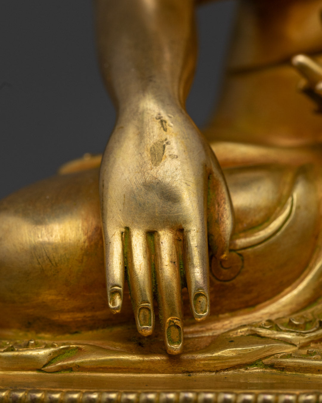 Sakyamuni Buddha Statue – Symbol of Enlightenment and Peace