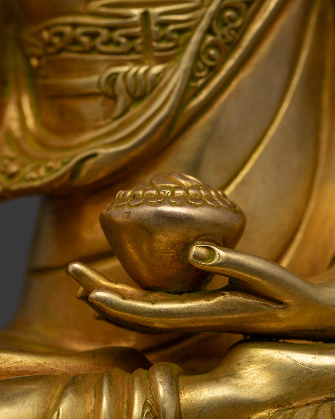 Sakyamuni Buddha Statue – Symbol of Enlightenment and Peace