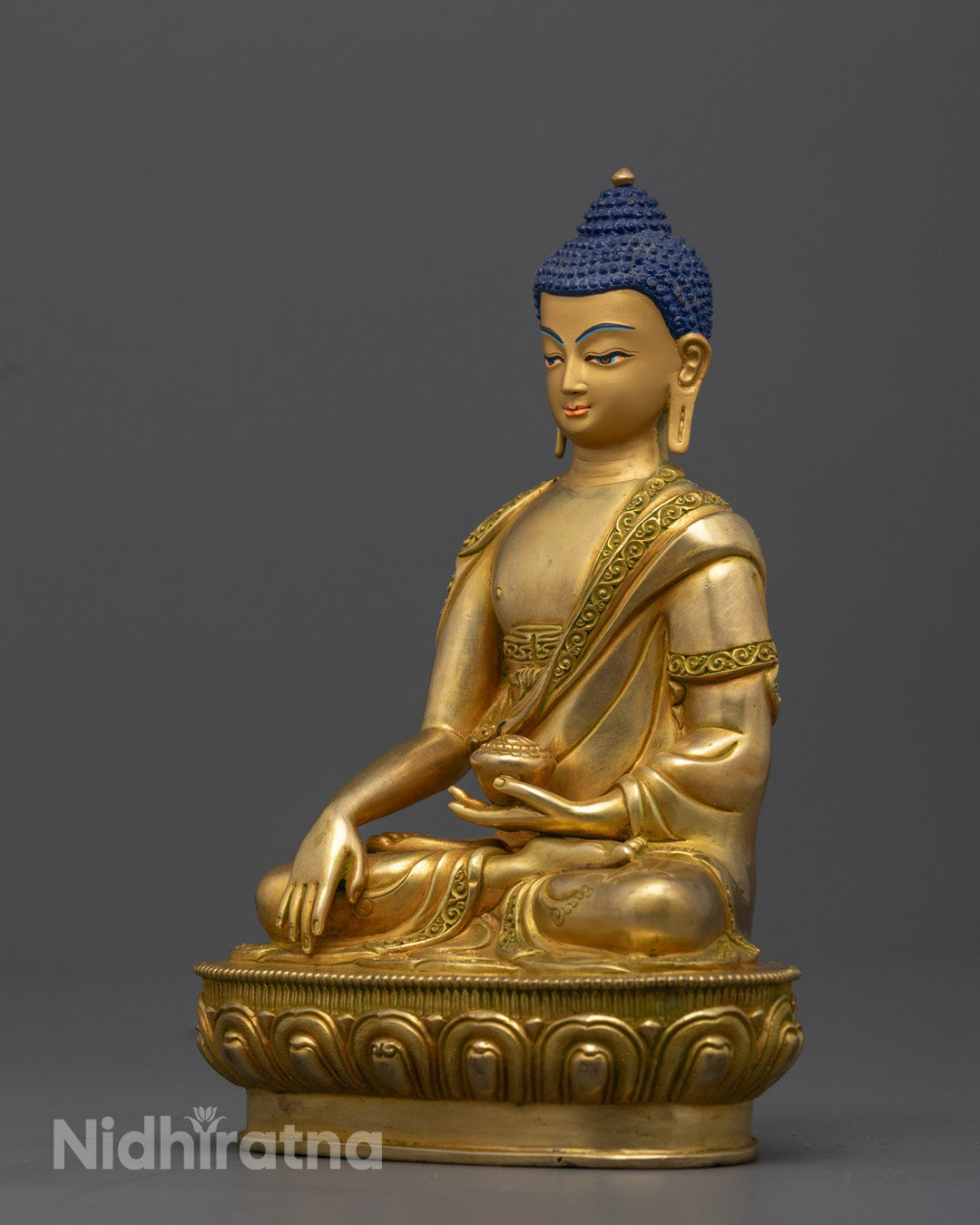 Sakyamuni Buddha Statue – Symbol of Enlightenment and Peace
