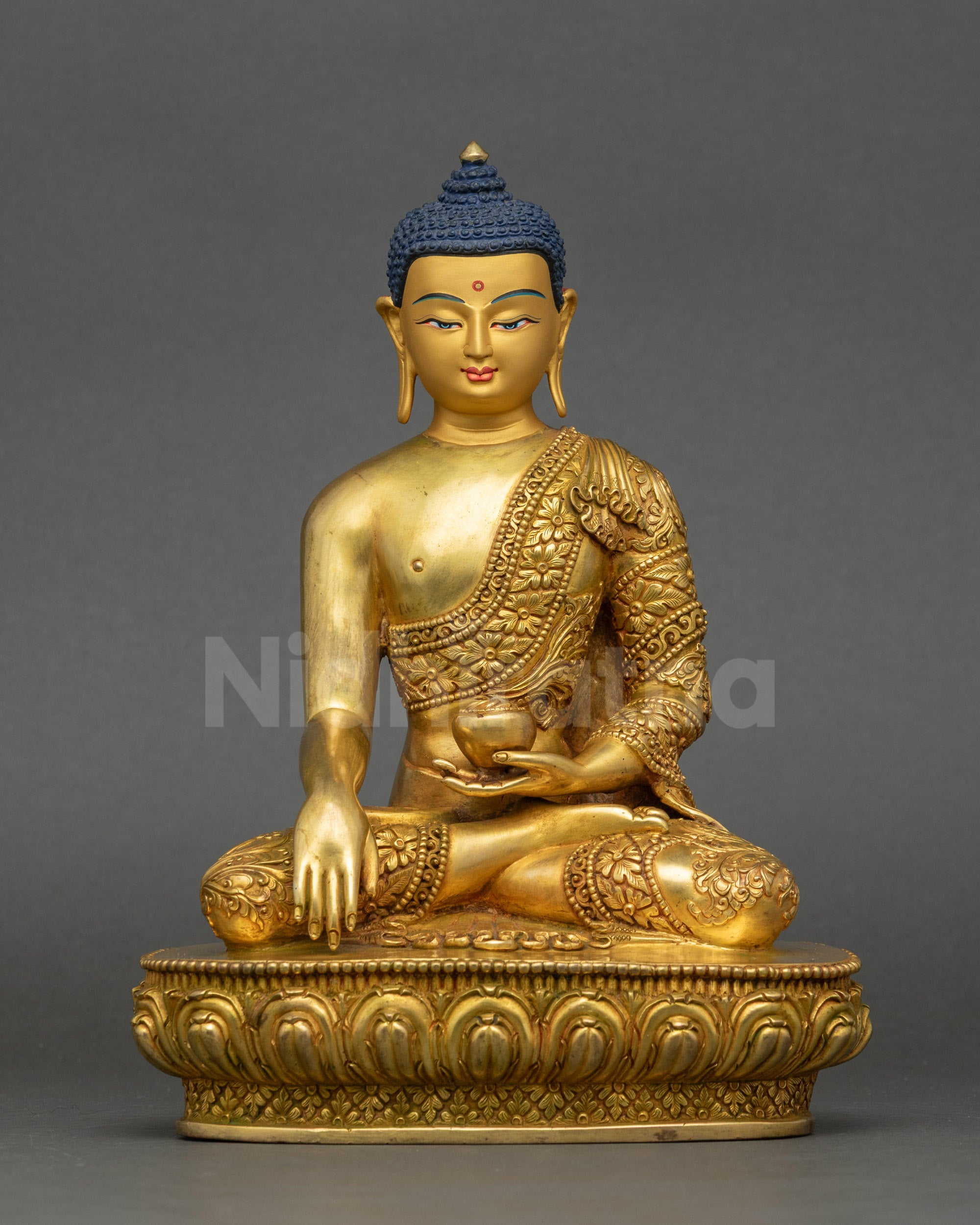 Shakyamuni Buddha statue for home altar, polished gold fire-gilded copper alloy