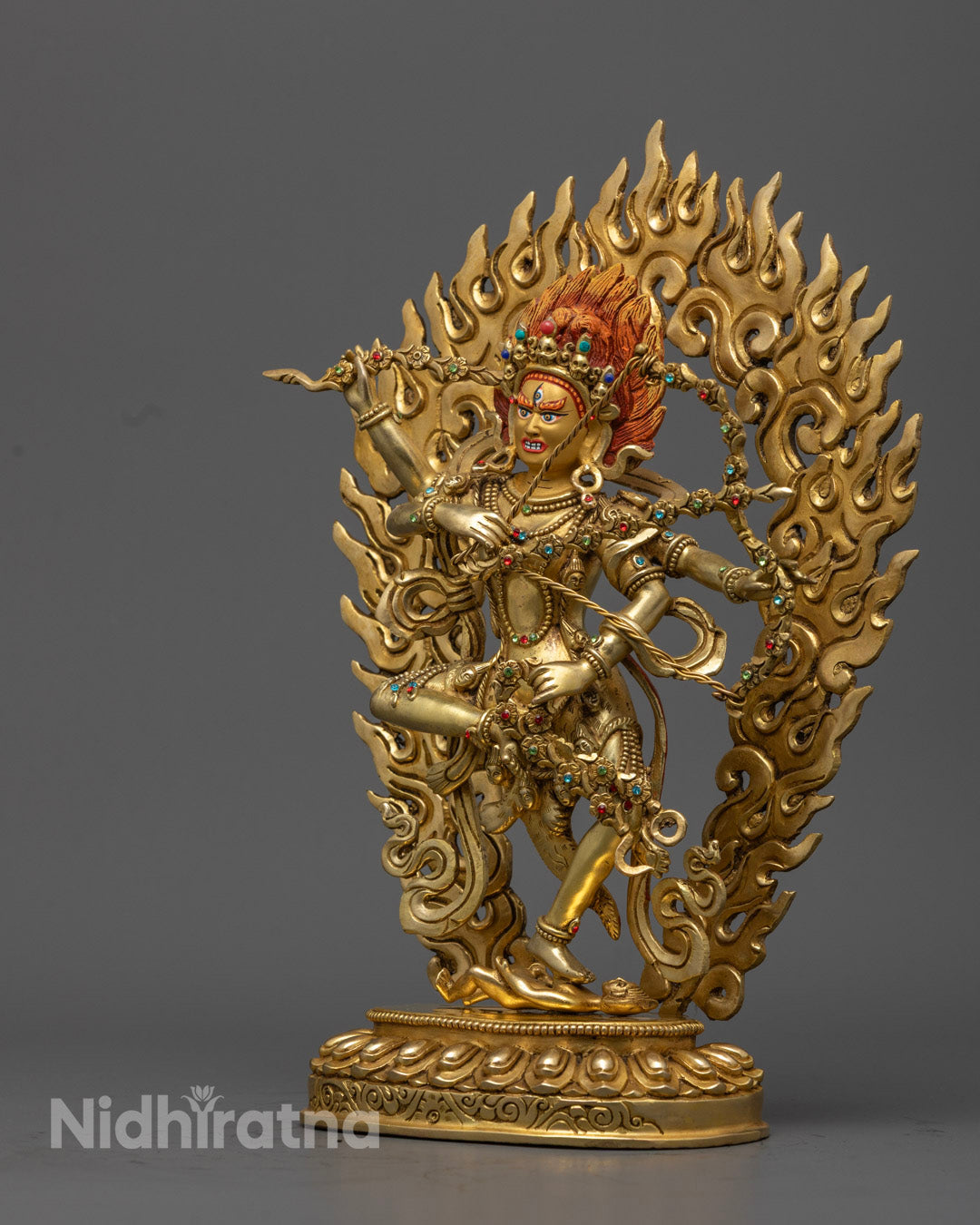 The detailed Kurukulle Buddhist statue symbolizes the removal of obstacles, the attraction of blessings, and fthe ostering of wisdom.