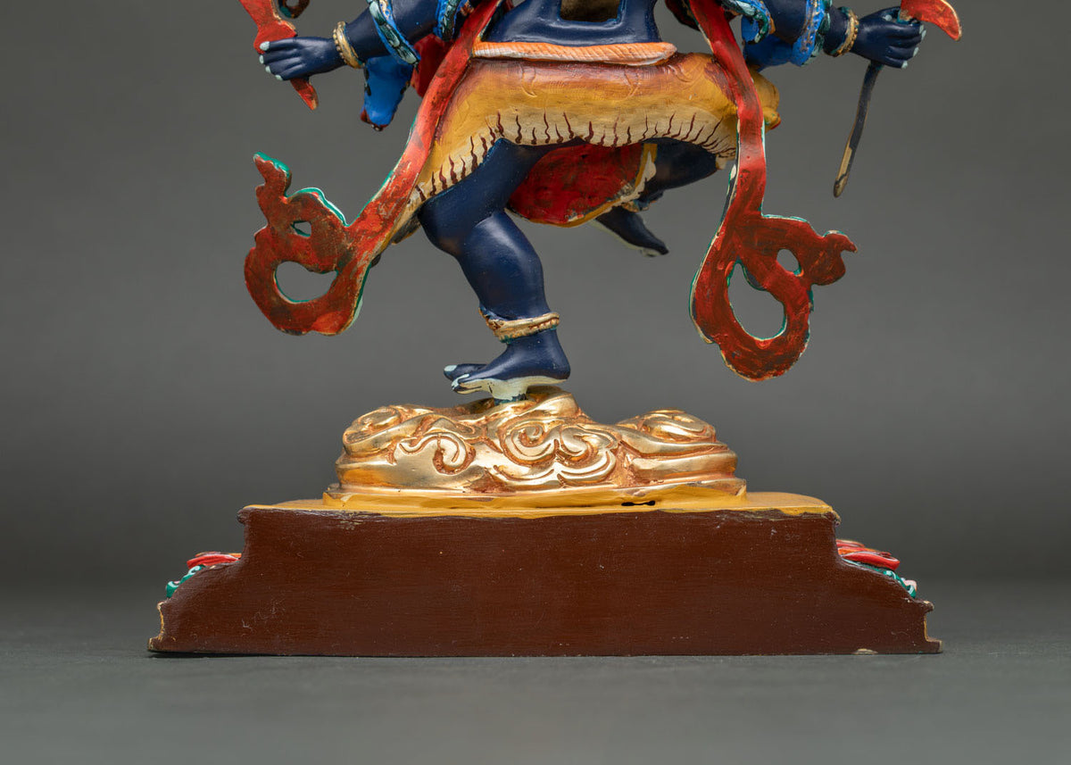 Uchusma Statue