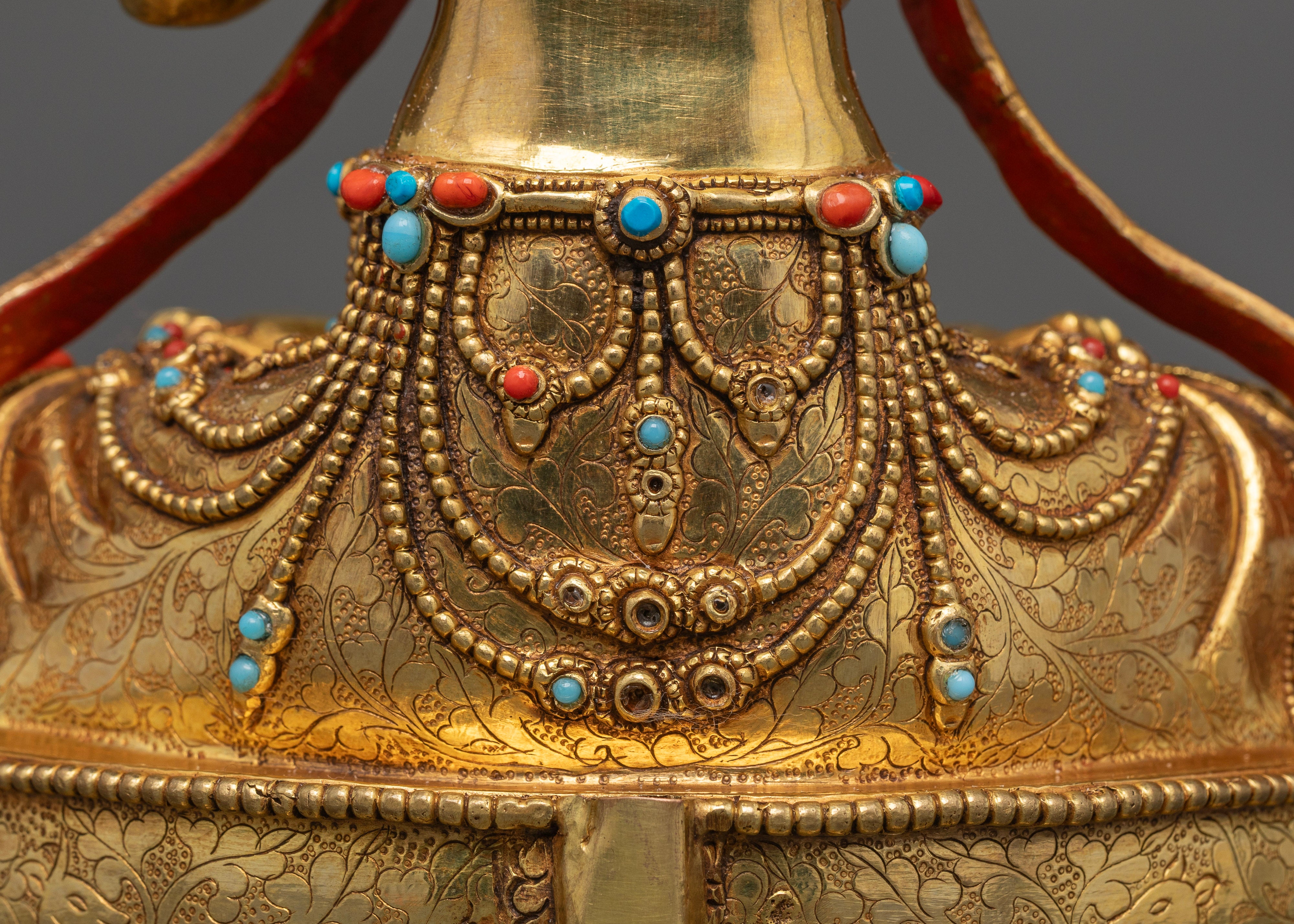 The Divine Vajra: Vajradhara's Path to Enlightenment