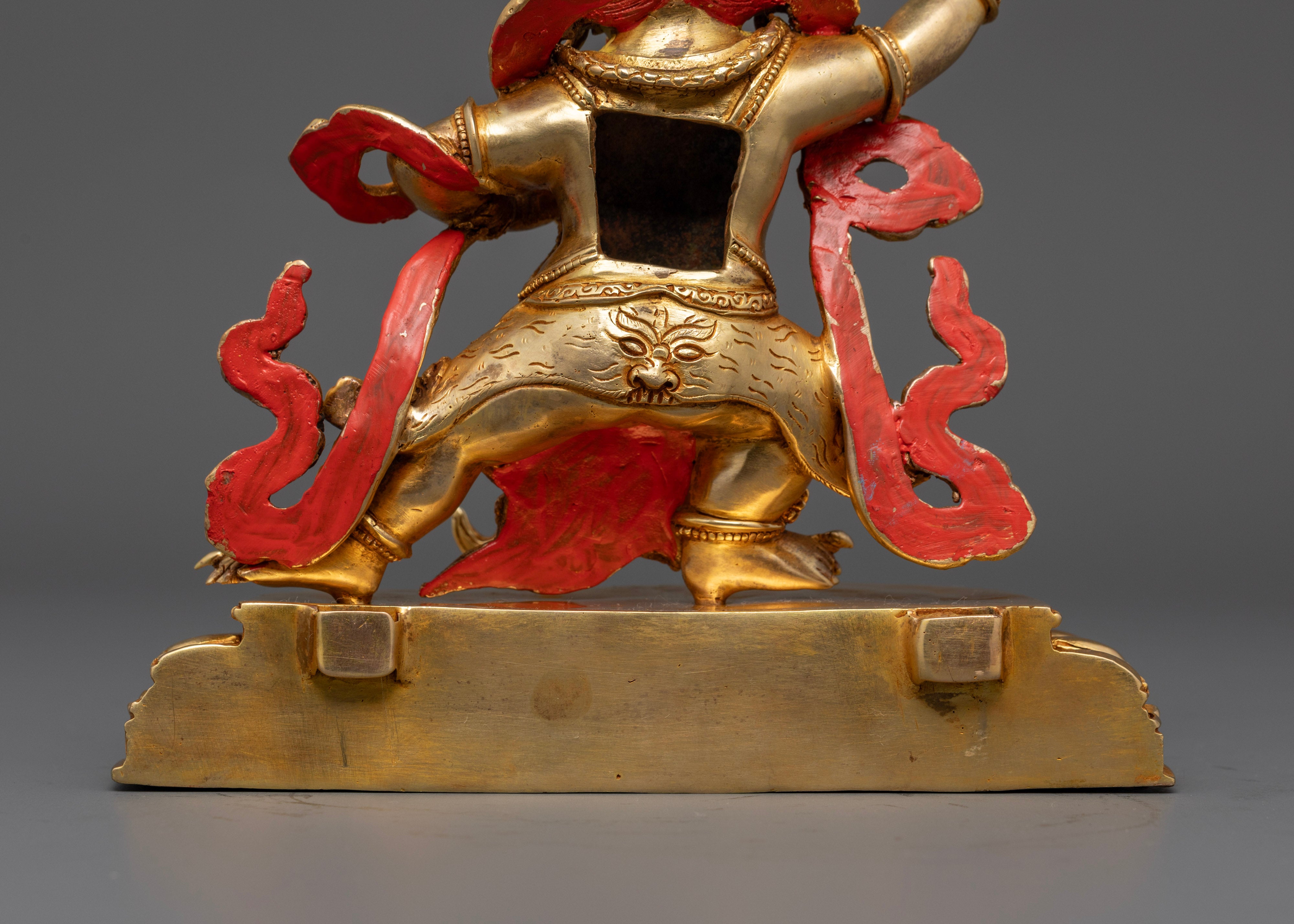 Vajrapani Statue: Embodying Power and Wisdom