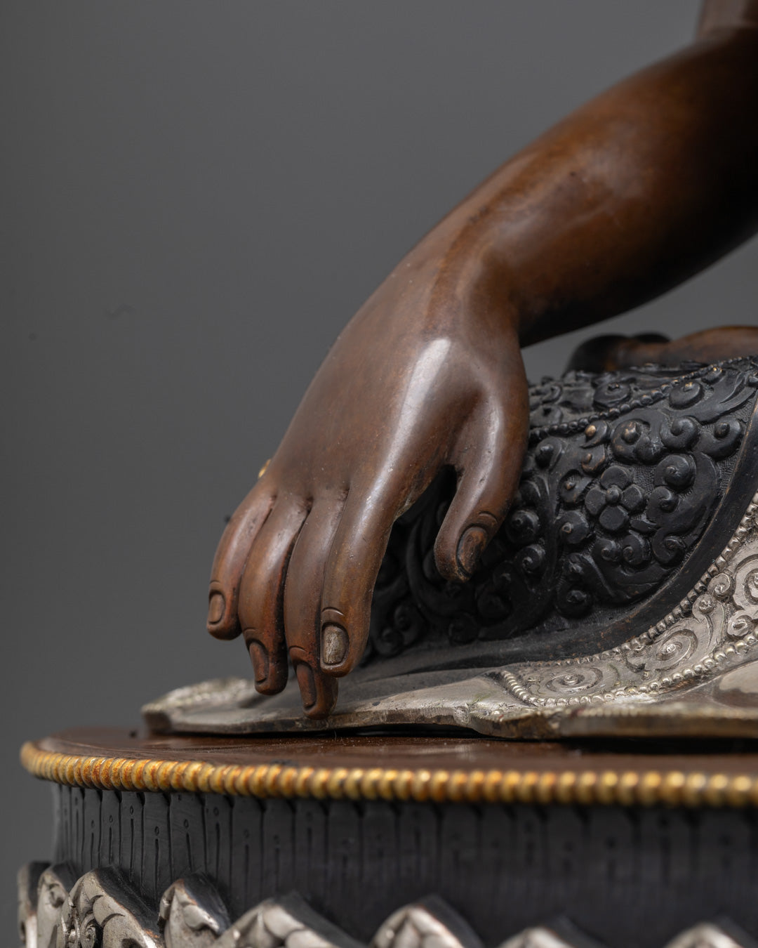 Silver-Crown Jowo Rinpoche Statue | Oxidized Made Body