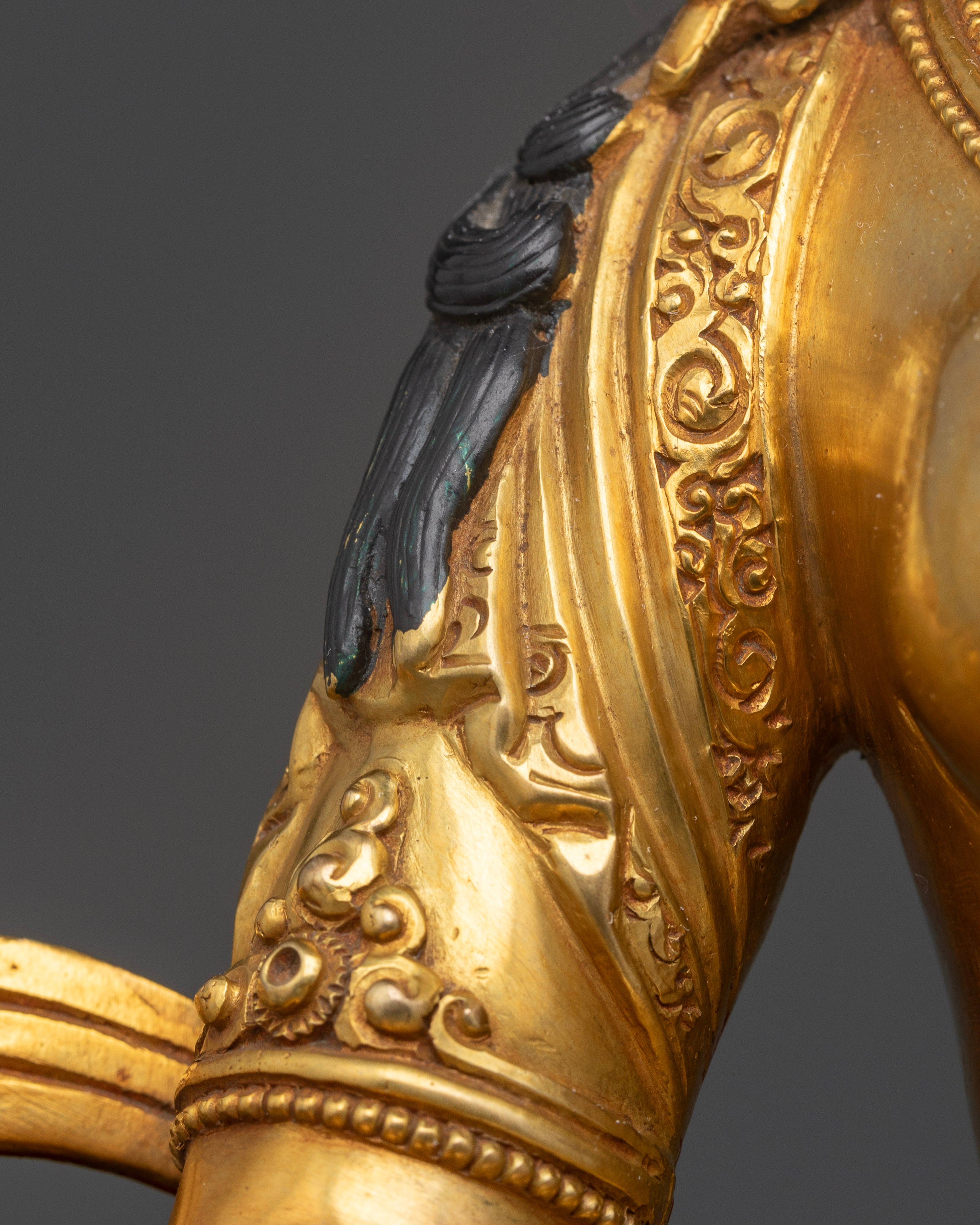 White Tara Seven Eyes Goddess Statue: Emblem of Compassion and Healing