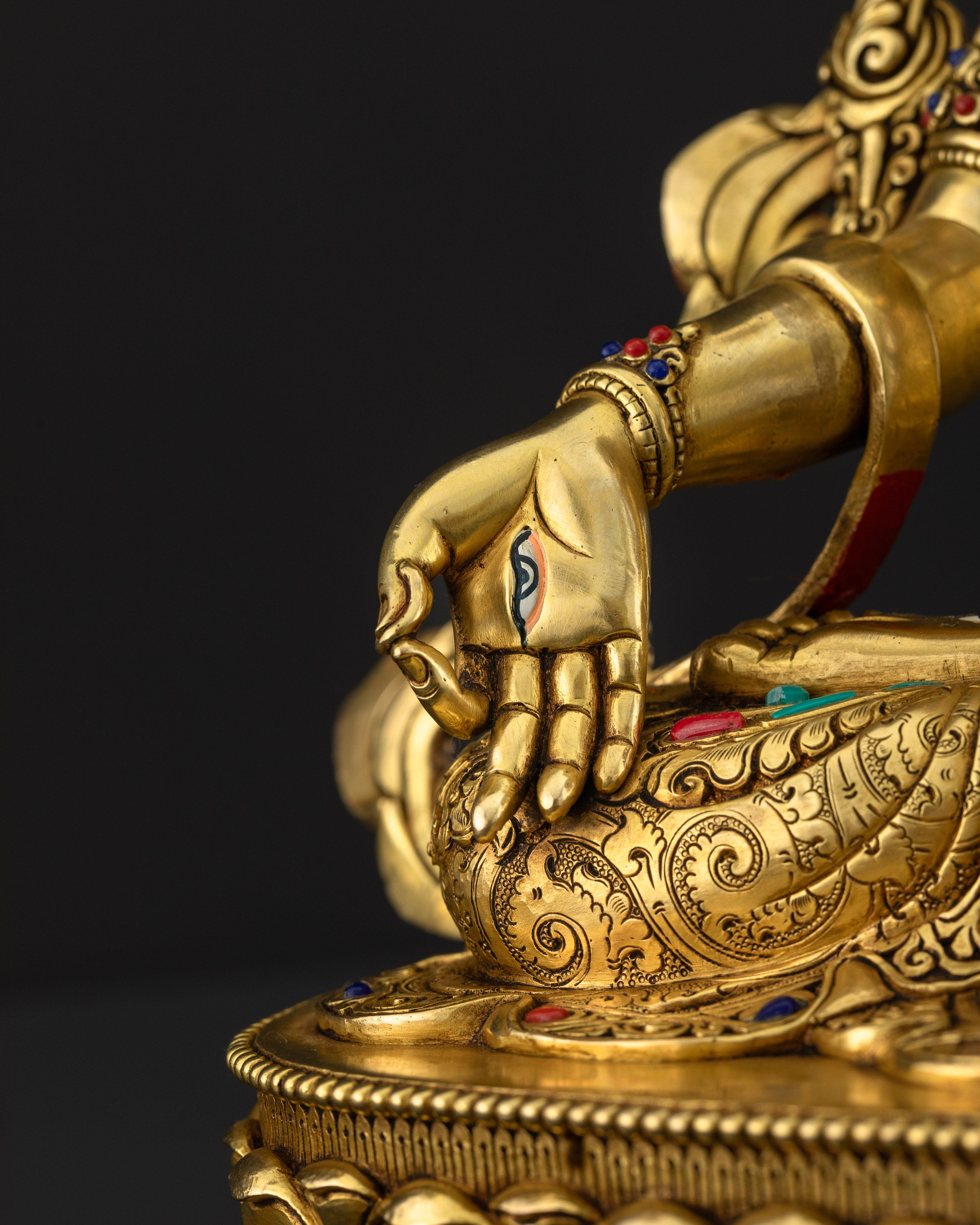 The Symbolism of White Tara: An Emblem of Healing and Longevity