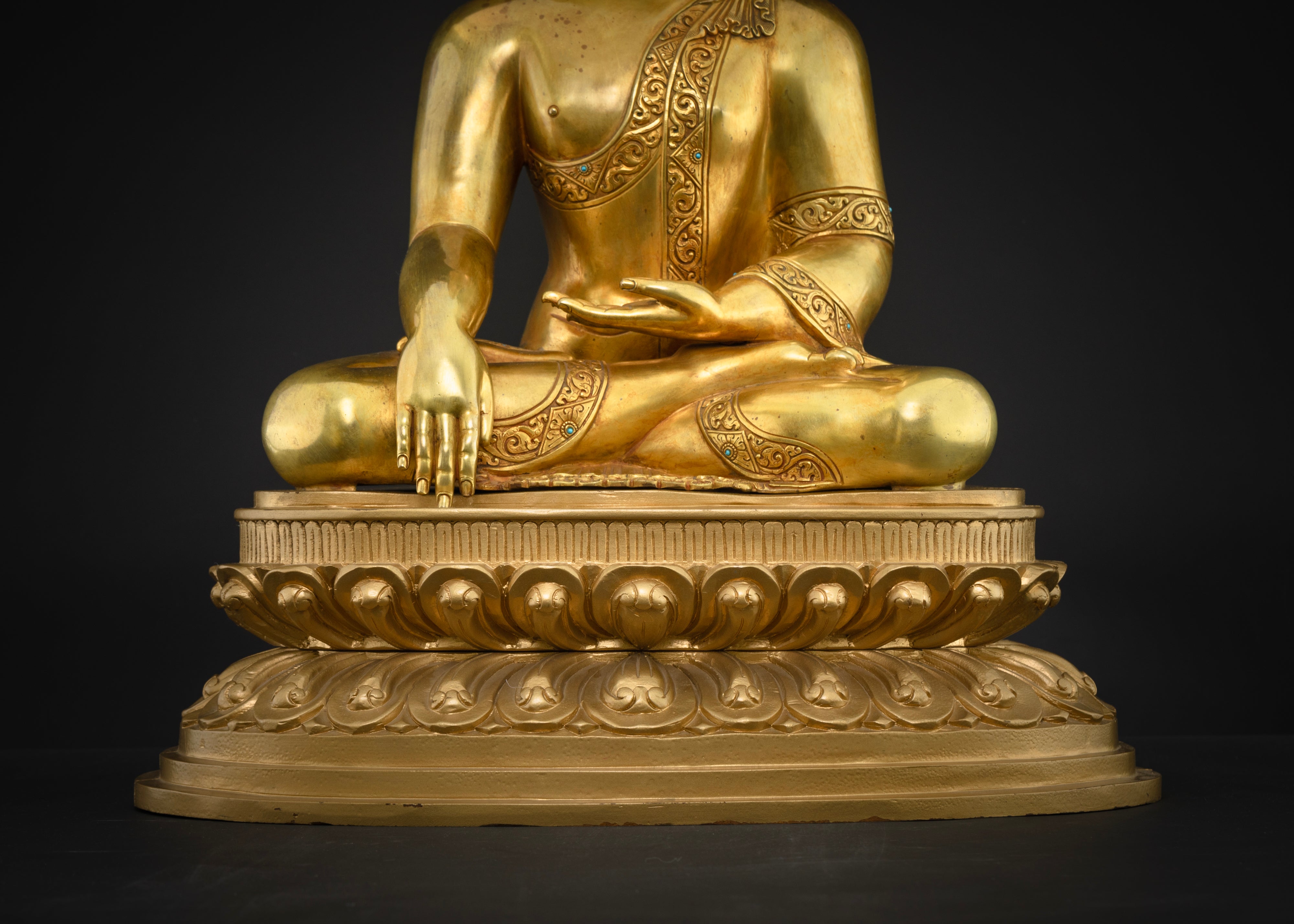 Wooden Made Lotus Based with Hollow Consecration Chamber Inside Buddha Statue