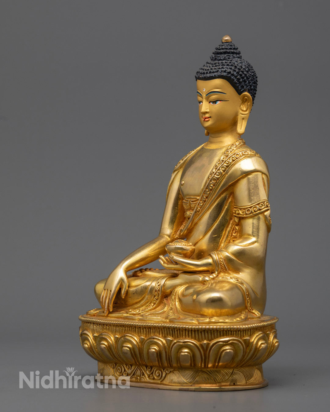 Shakyamuni Buddha Sculpture – Siddhartha Gautama Statue with Acrylic Decorations, Ideal for Altar, Meditation, or Spiritual Practice