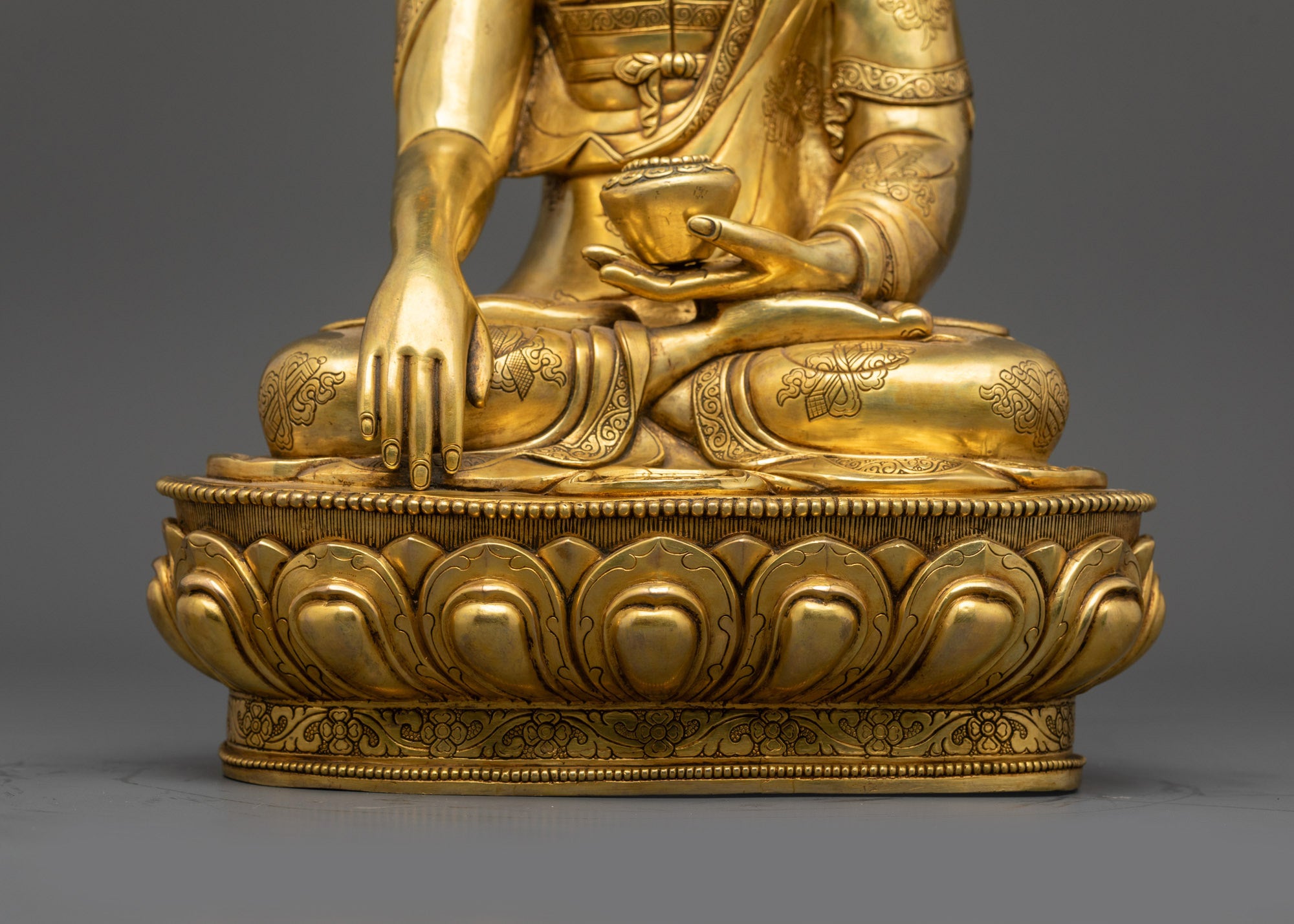 Smooth Shakyamuni Buddha Statue | The Enlightened One Meditation Idol