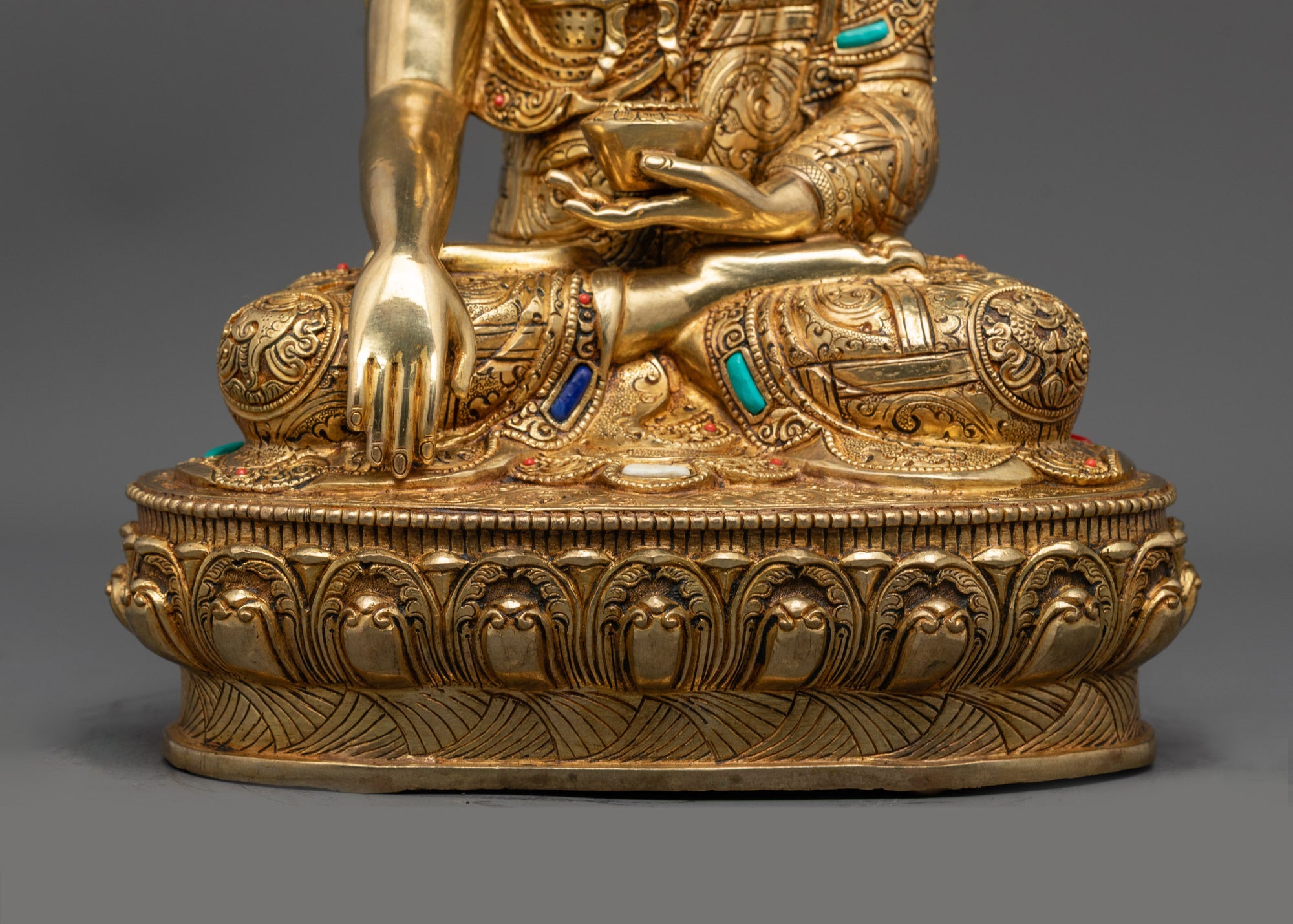 Shakyamuni Buddha Statue for Serenity | 24K Fire Gold-Gilded Sculpture