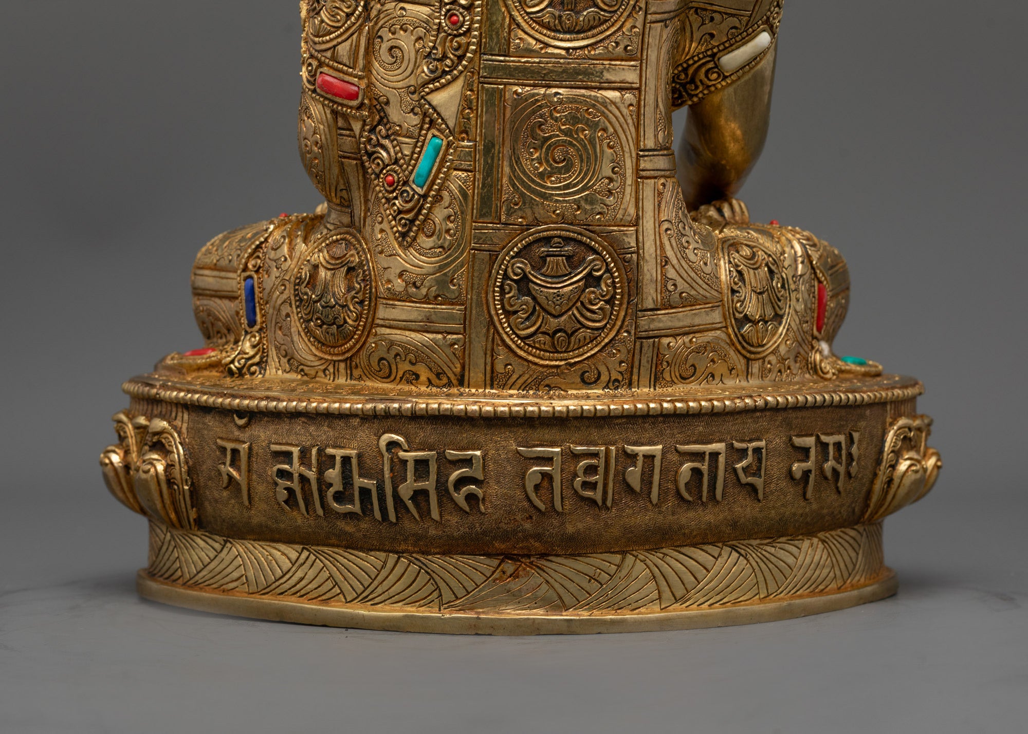 Shakyamuni Buddha Statue for Serenity | 24K Fire Gold-Gilded Sculpture