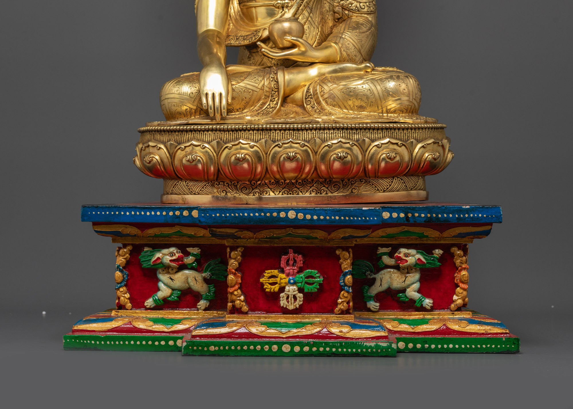 Enthroned Lord Shakyamuni Buddha Statue from Nepal | Spiritual Artwork