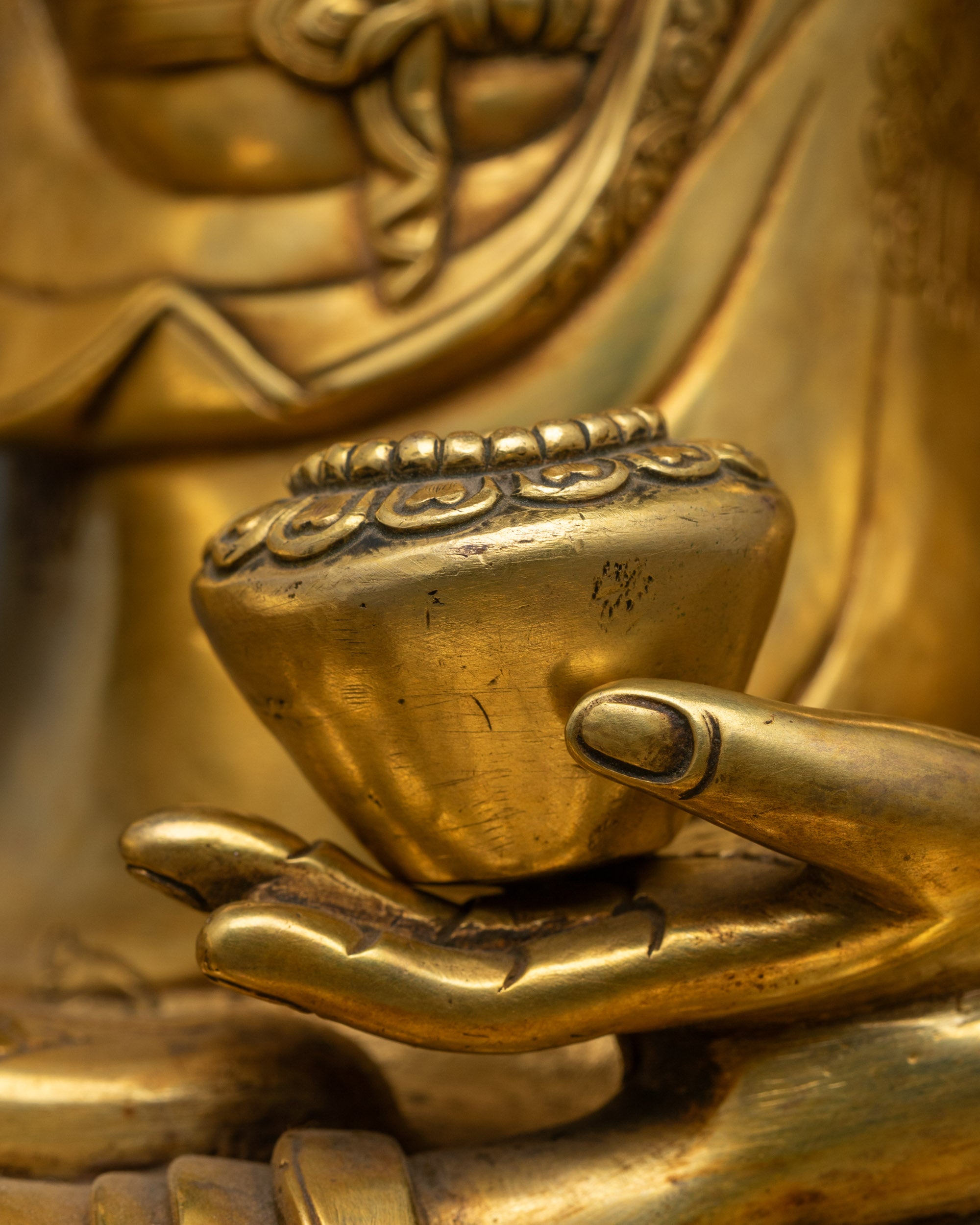 Smooth Shakyamuni Buddha Statue | The Enlightened One Meditation Idol