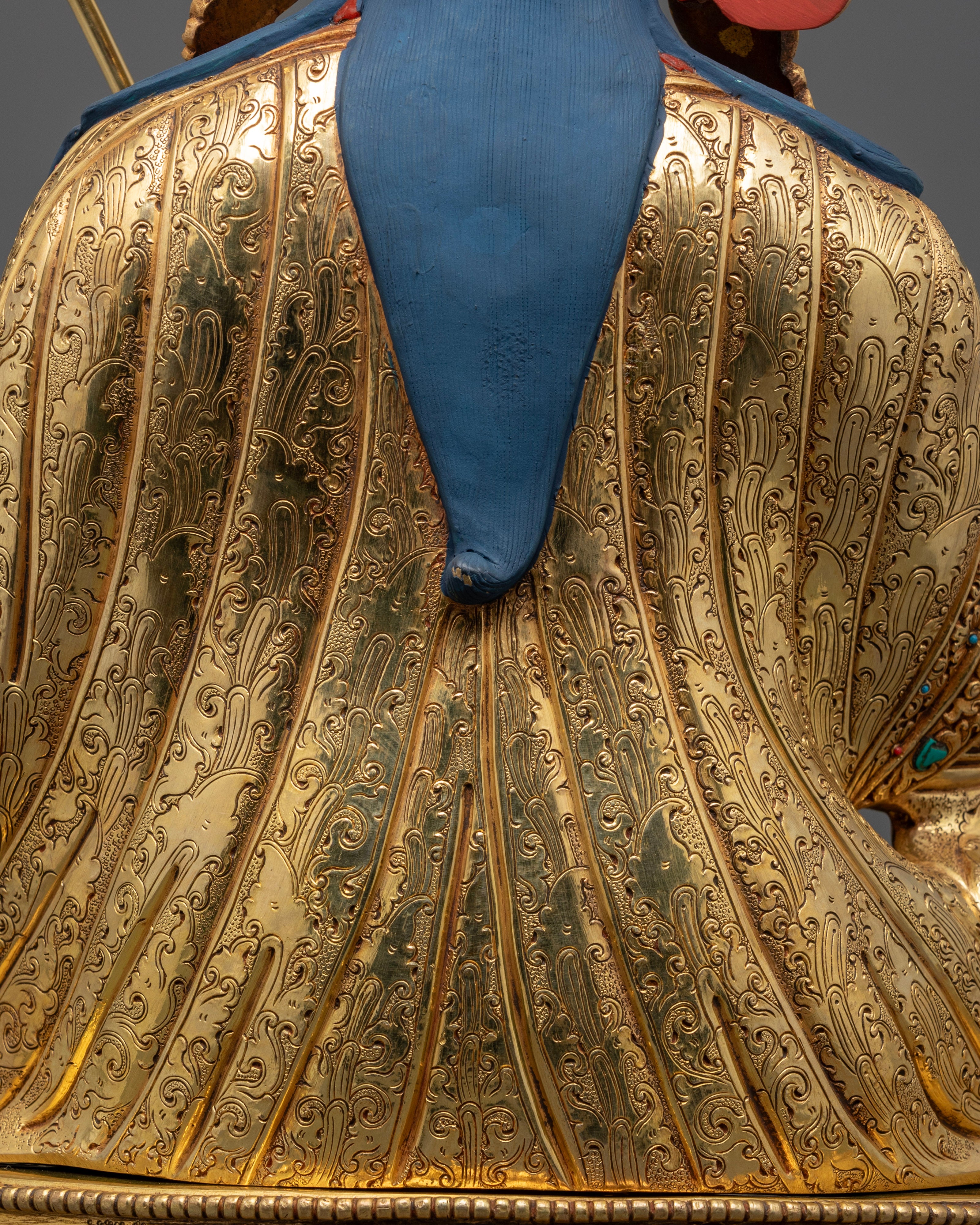 Guru Pema Jungne Statue: Symbol of Wisdom & Compassion