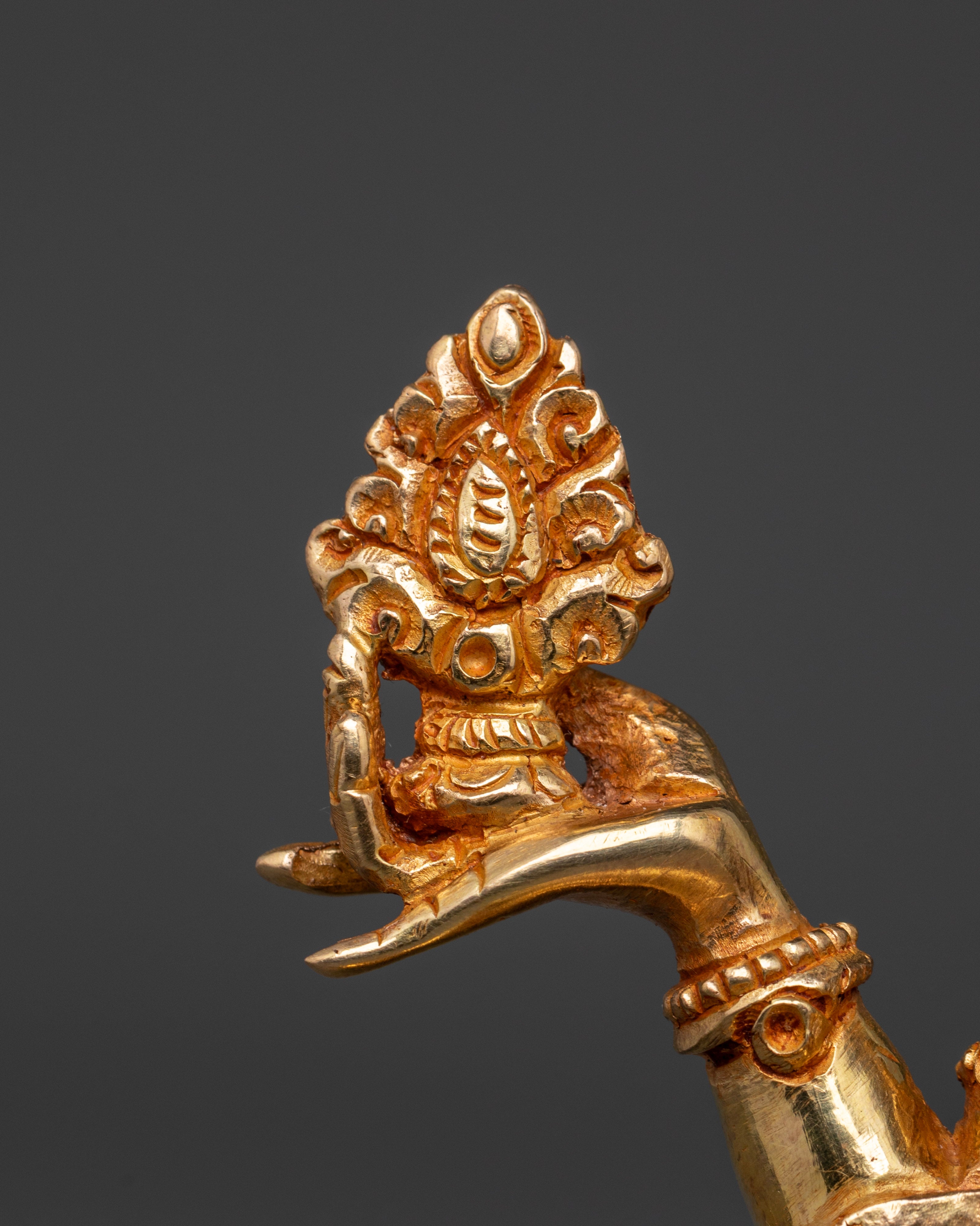 Maa Lakshmi Idol | Celebrate Wealth & Peace