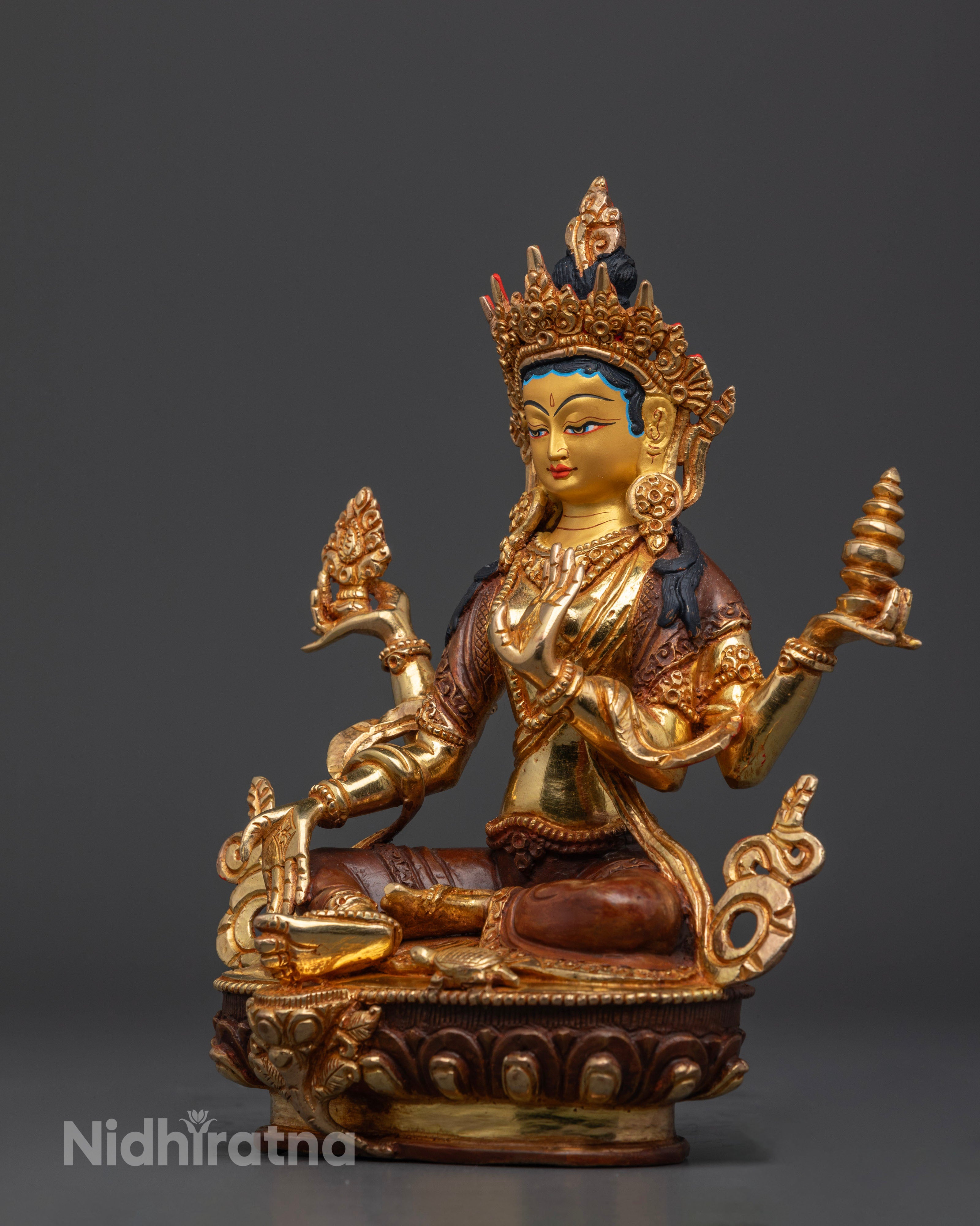 Maa Lakshmi Idol | Celebrate Wealth & Peace
